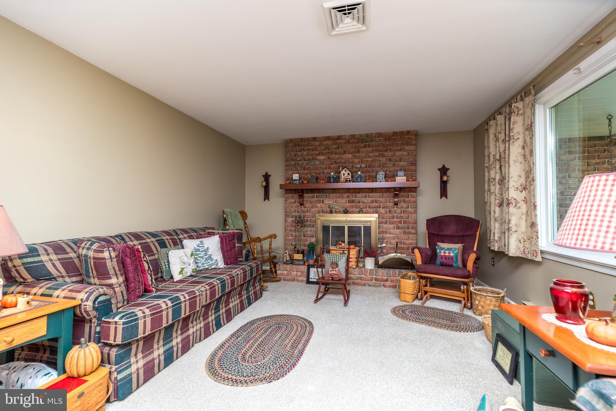 2543 Rhoads Rd