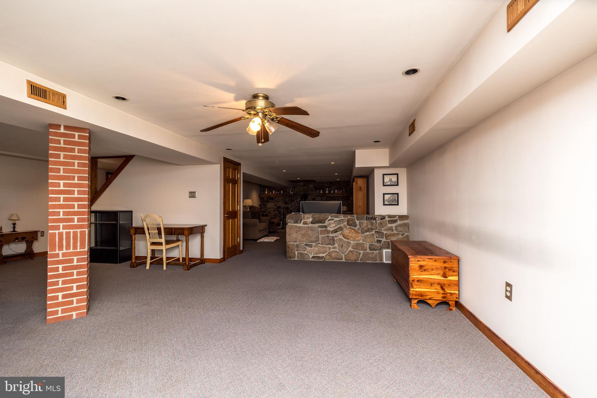 2543 Rhoads Rd