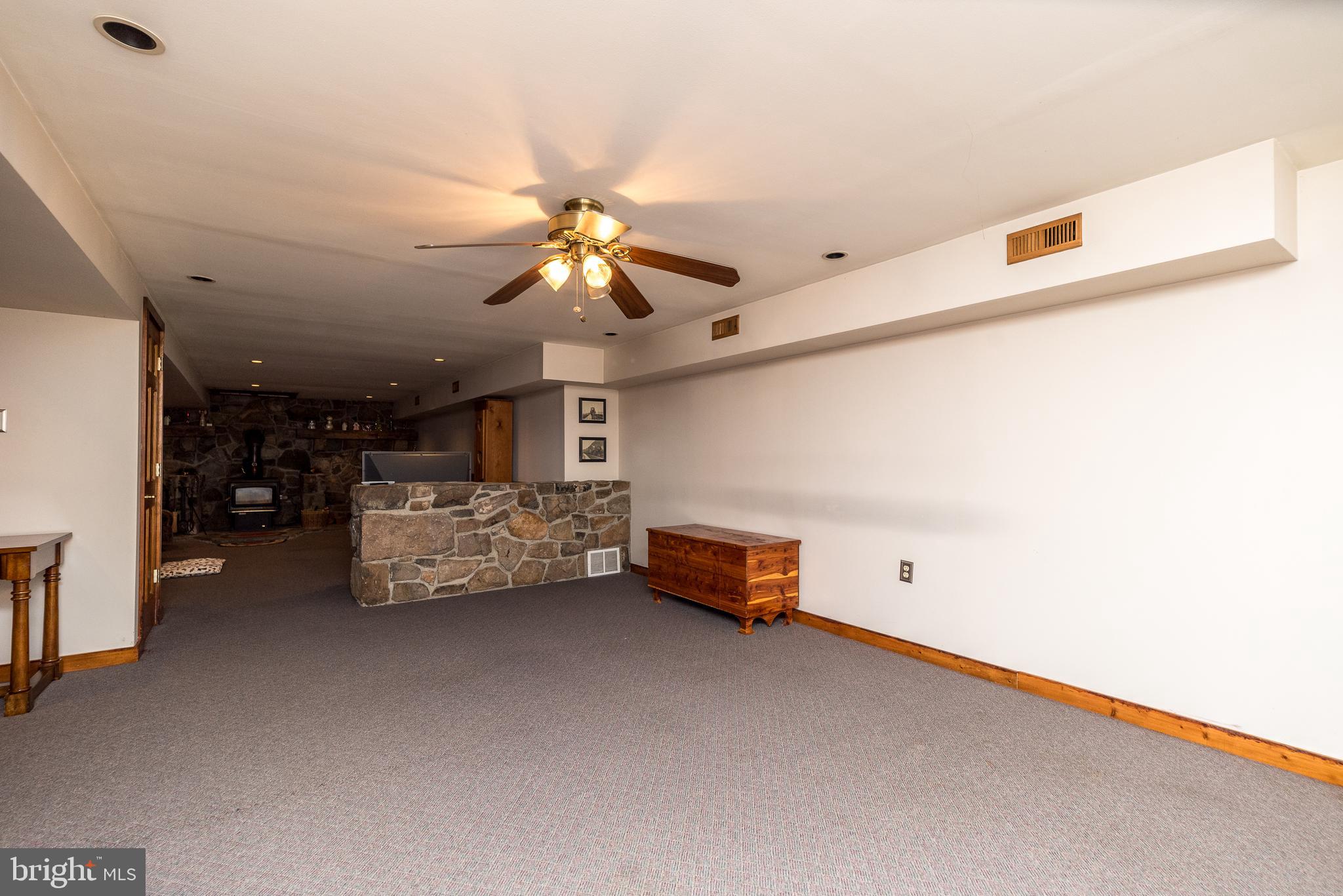 2543 Rhoads Rd