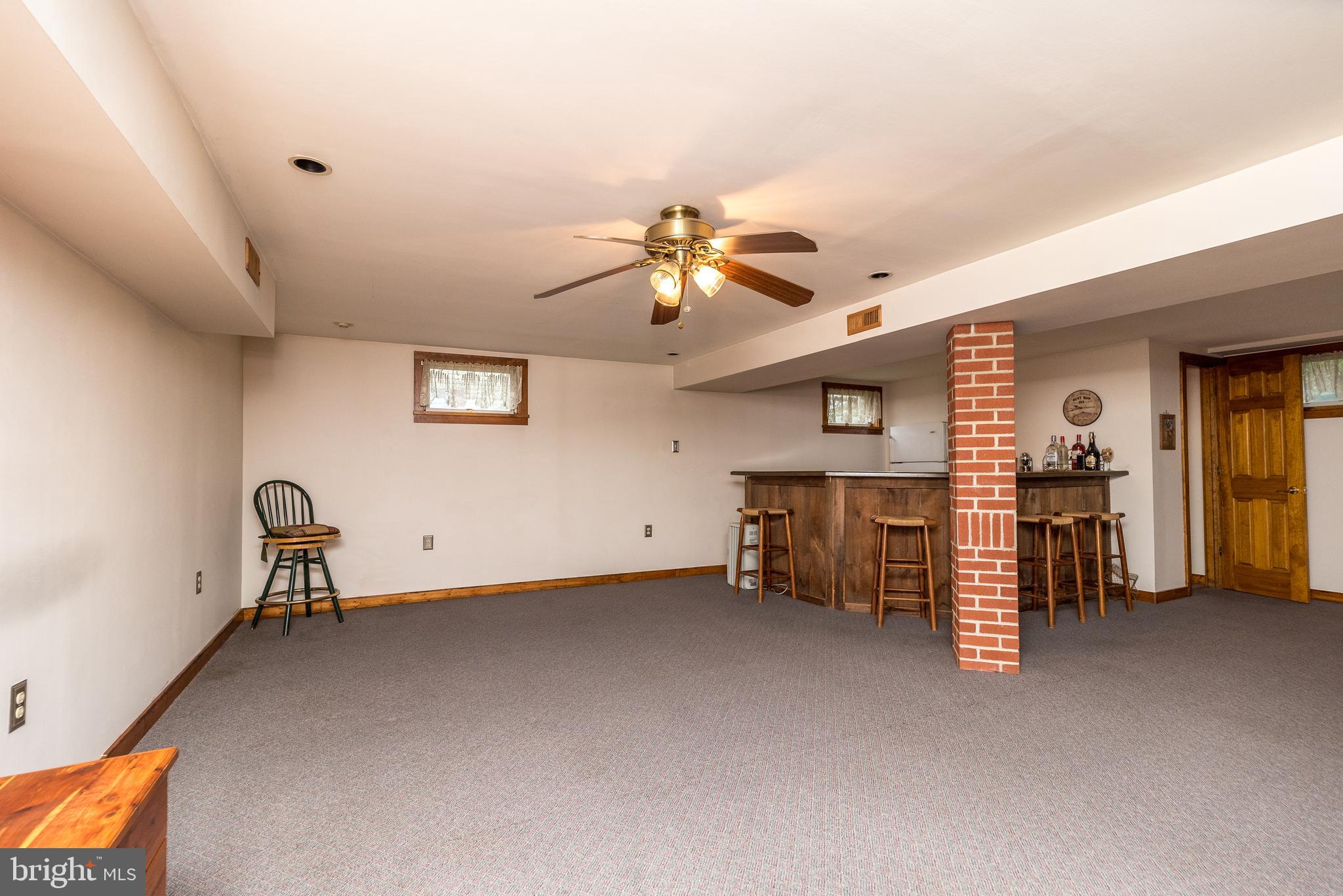 2543 Rhoads Rd