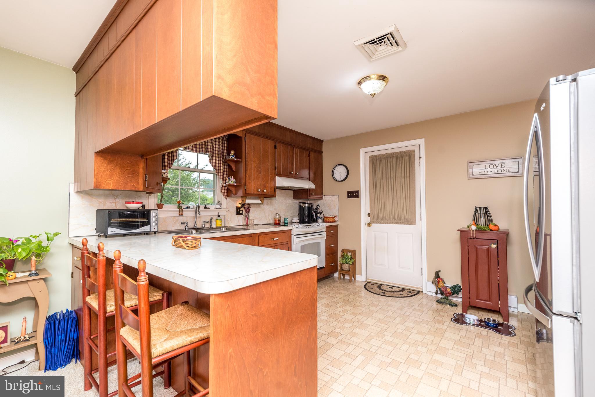 2543 Rhoads Rd