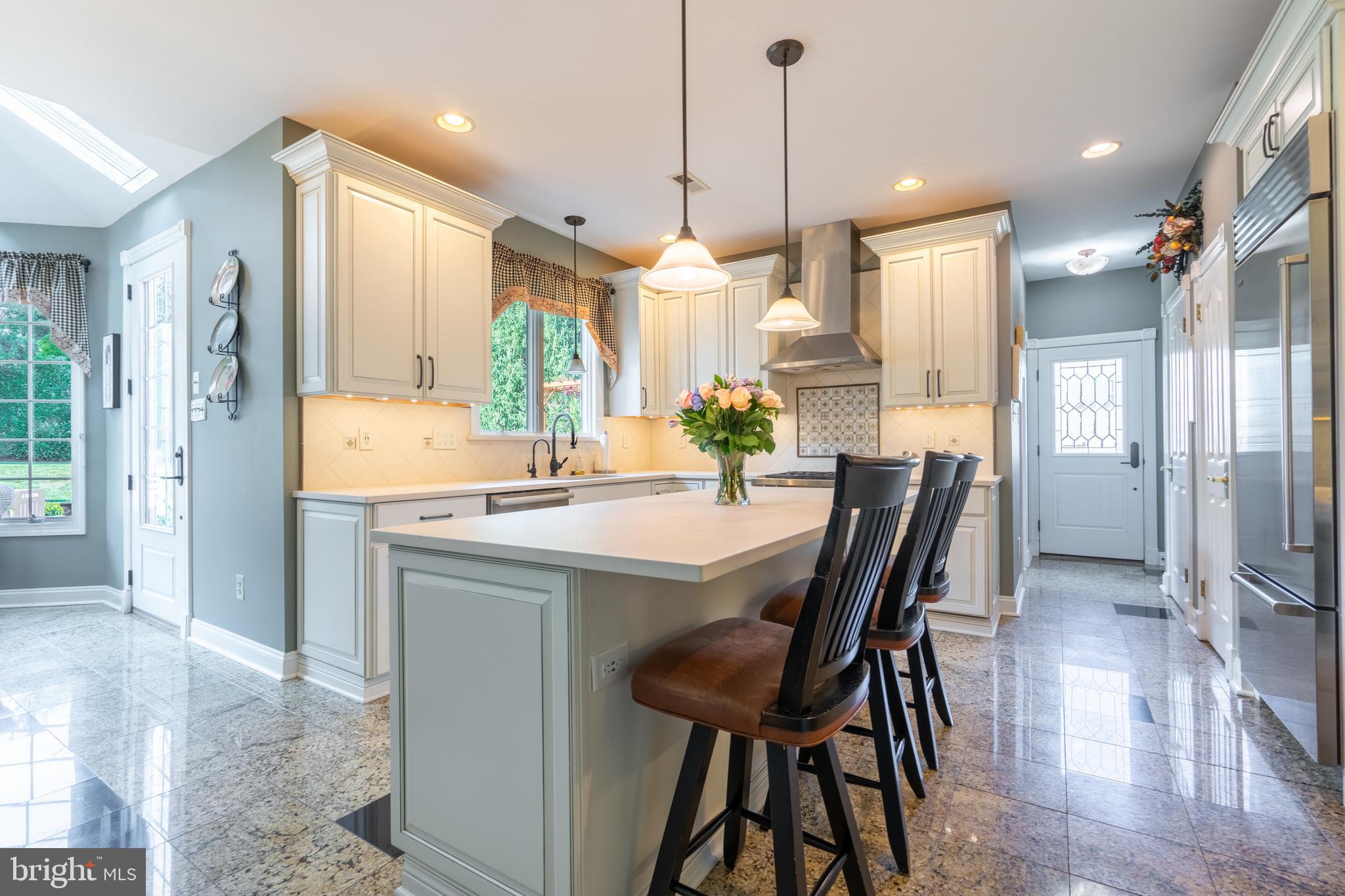 724 Chapel Hill West Ln