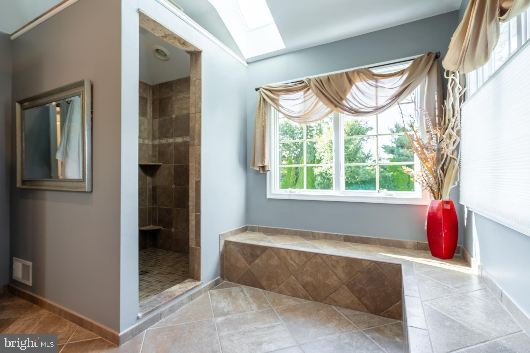 724 Chapel Hill West Ln