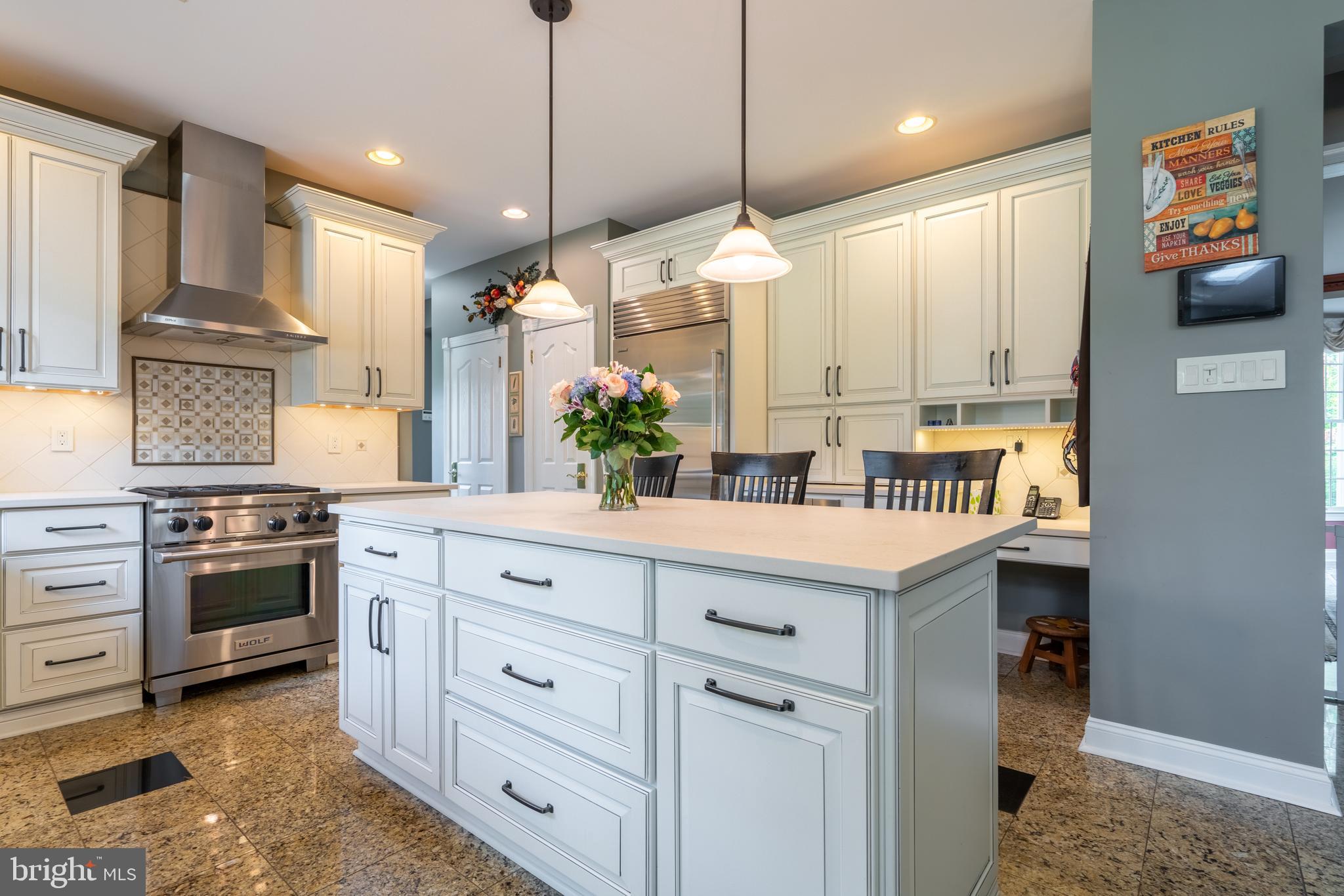 724 Chapel Hill West Ln