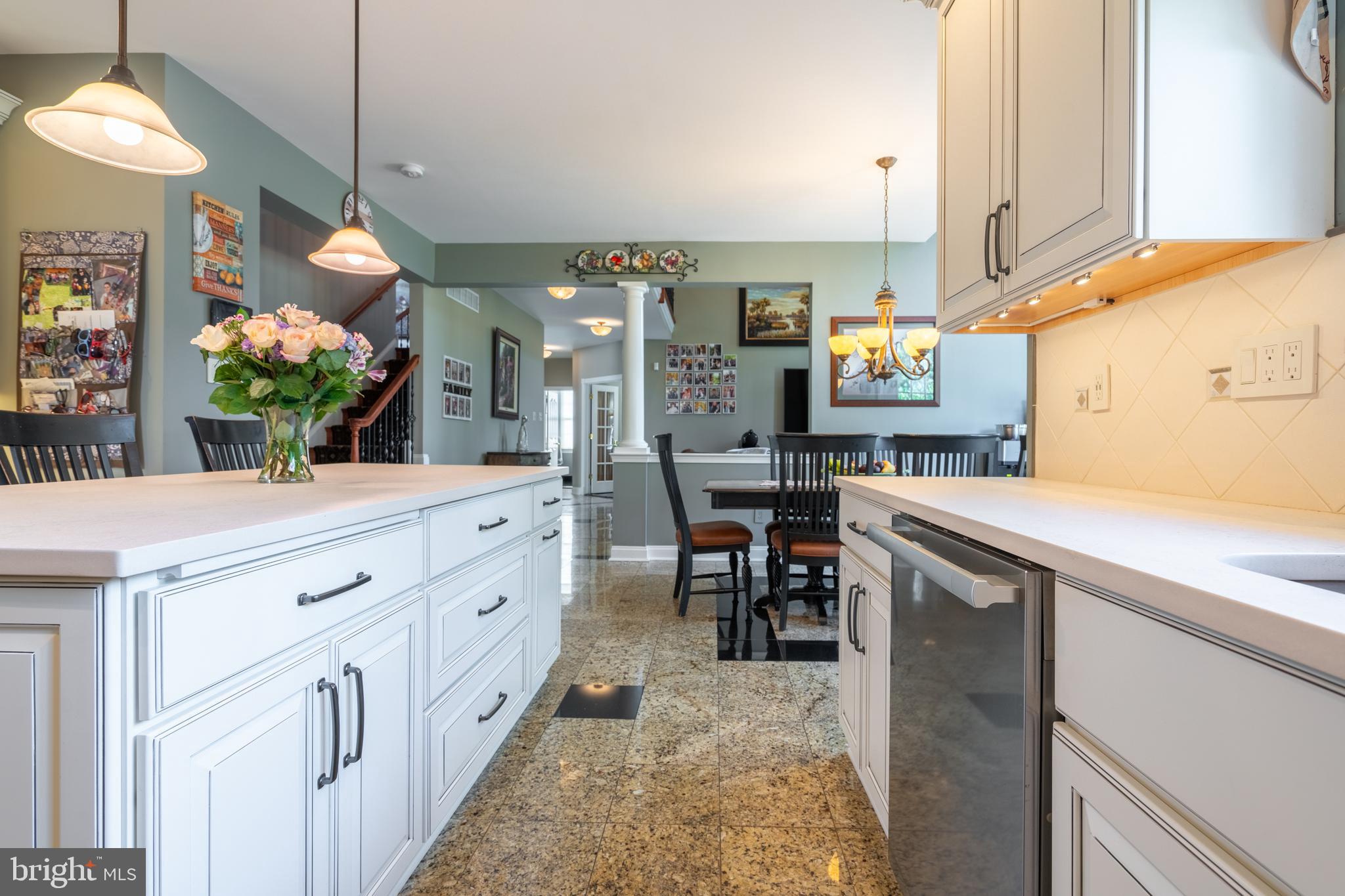 724 Chapel Hill West Ln