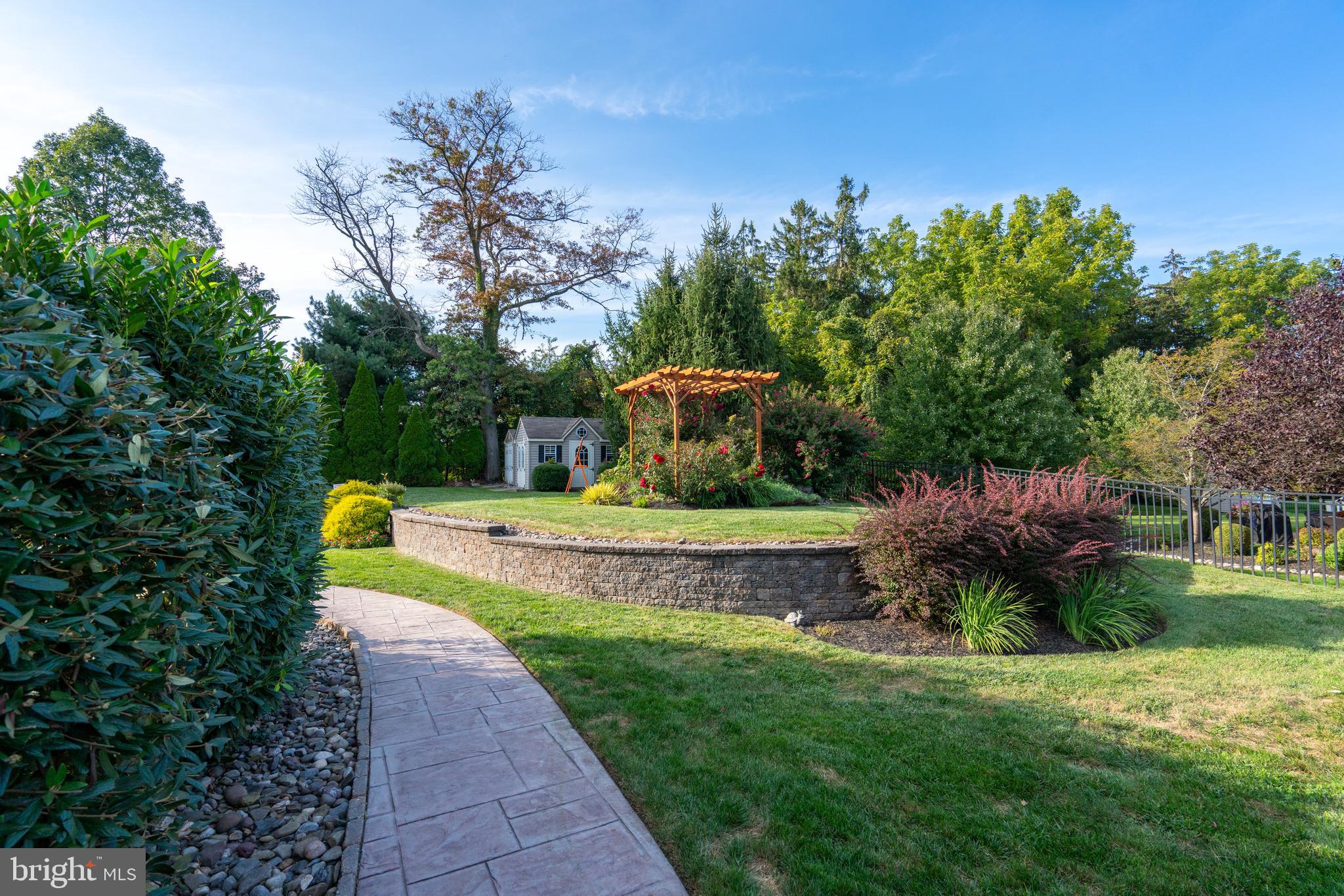 724 Chapel Hill West Ln