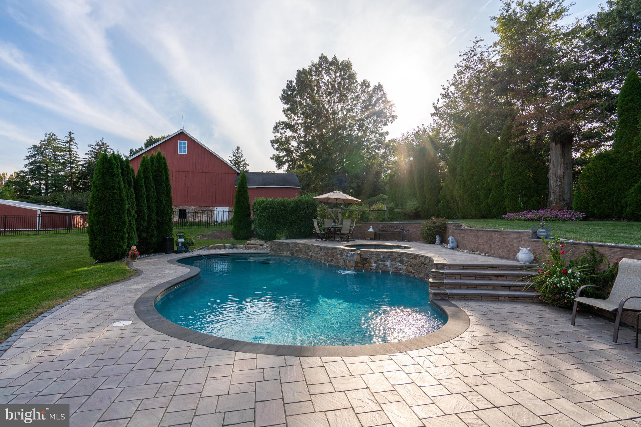724 Chapel Hill West Ln