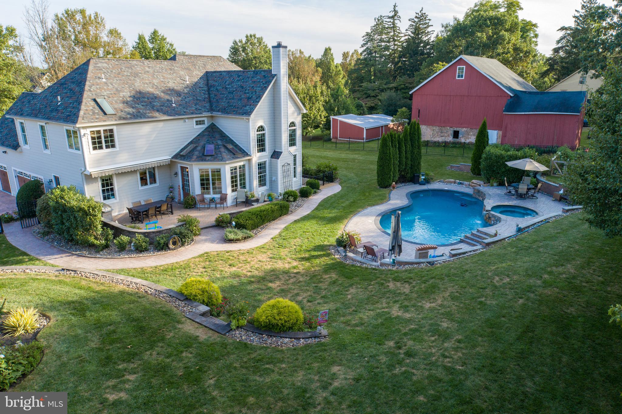 724 Chapel Hill West Ln