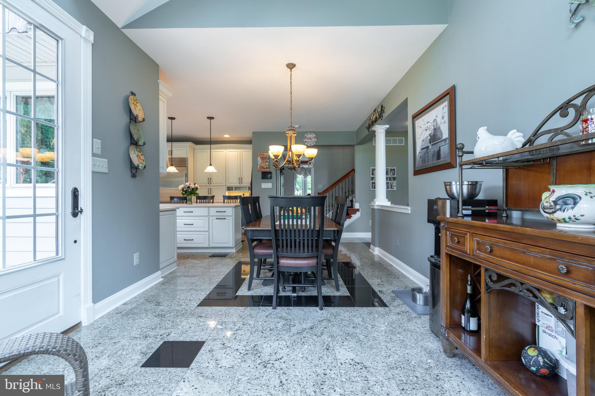 724 Chapel Hill West Ln