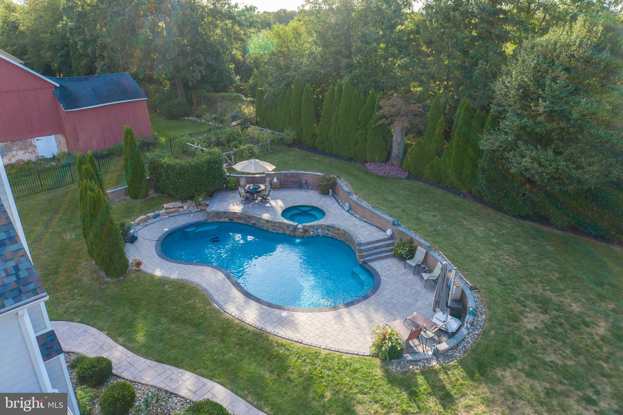 724 Chapel Hill West Ln