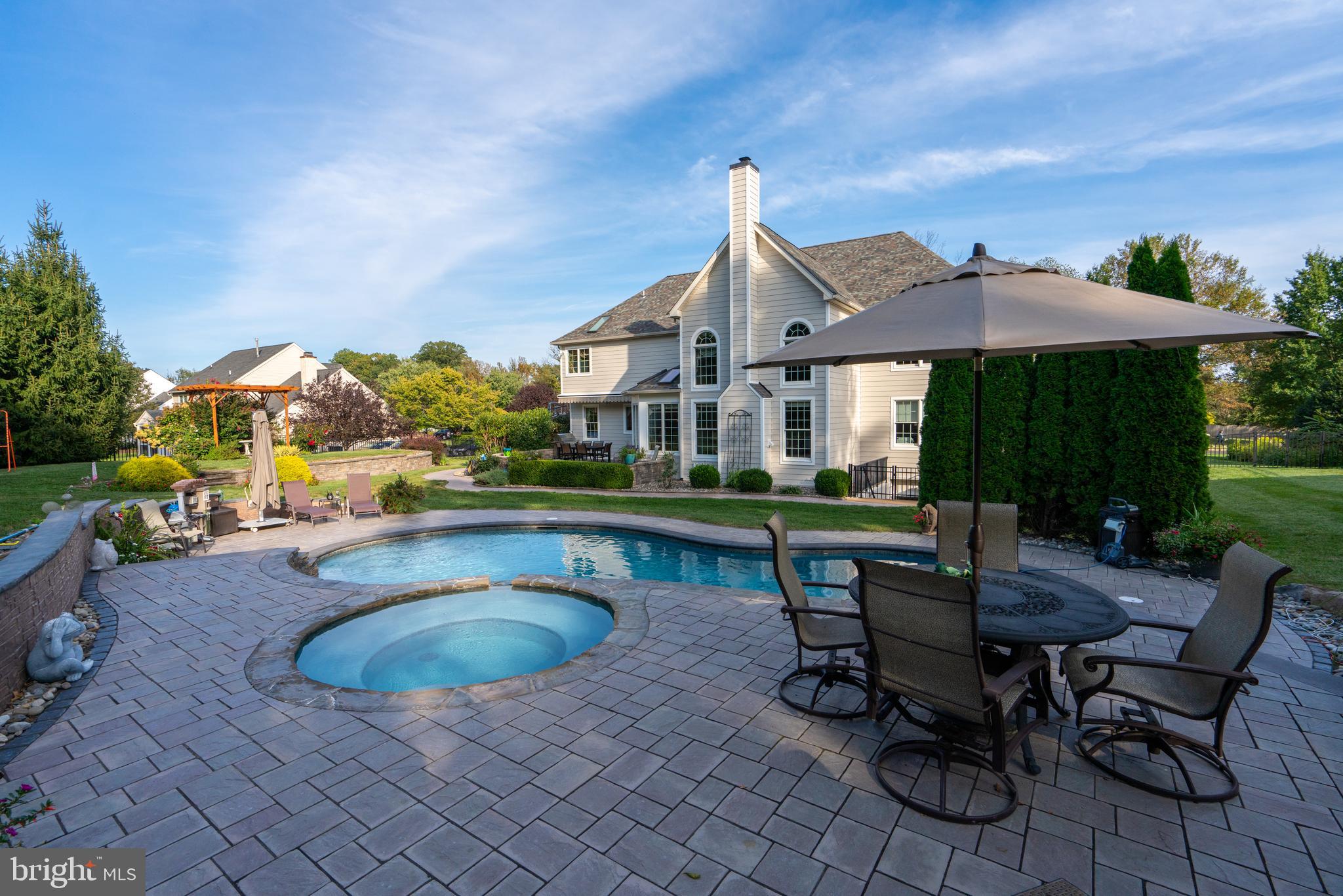 724 Chapel Hill West Ln