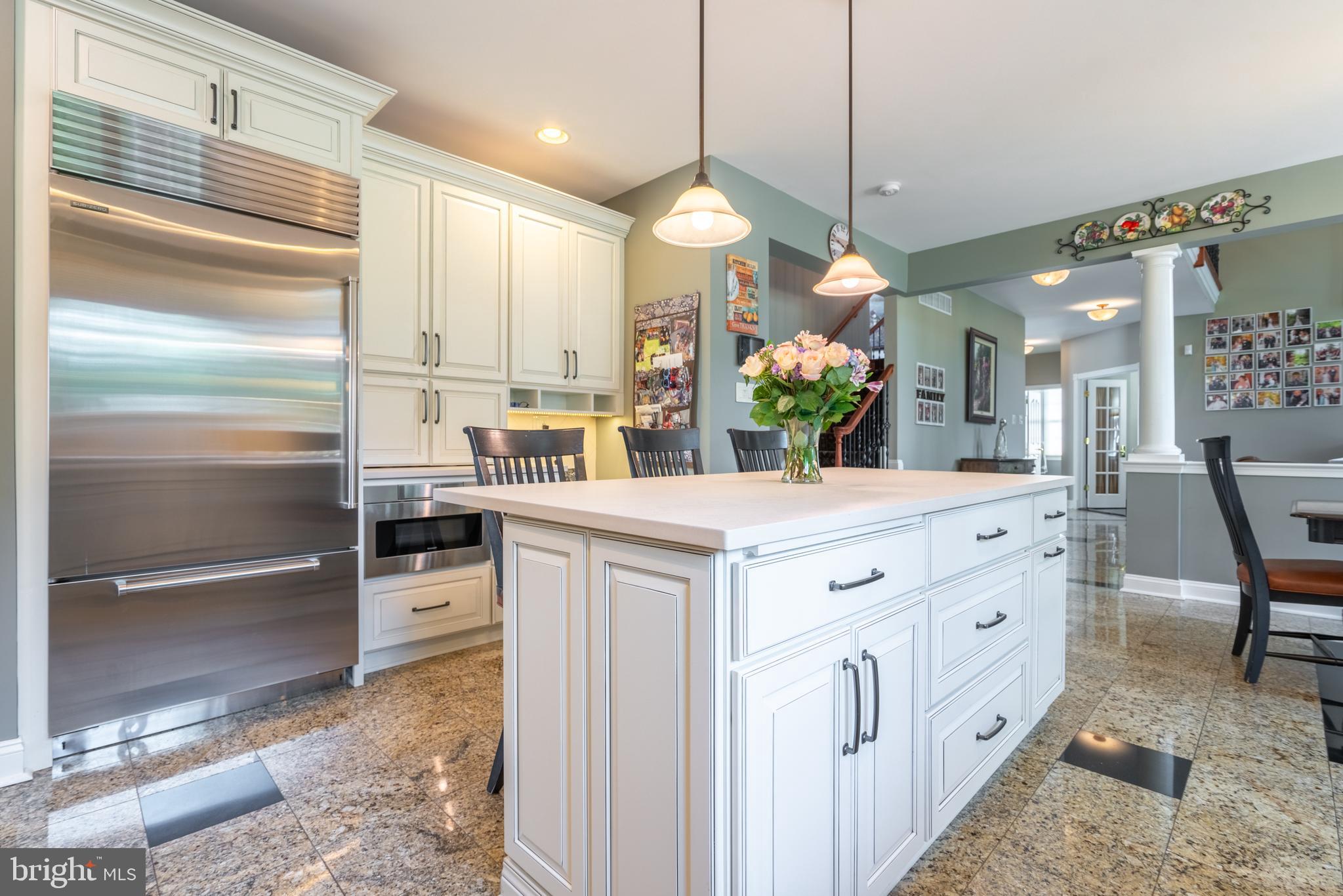 724 Chapel Hill West Ln