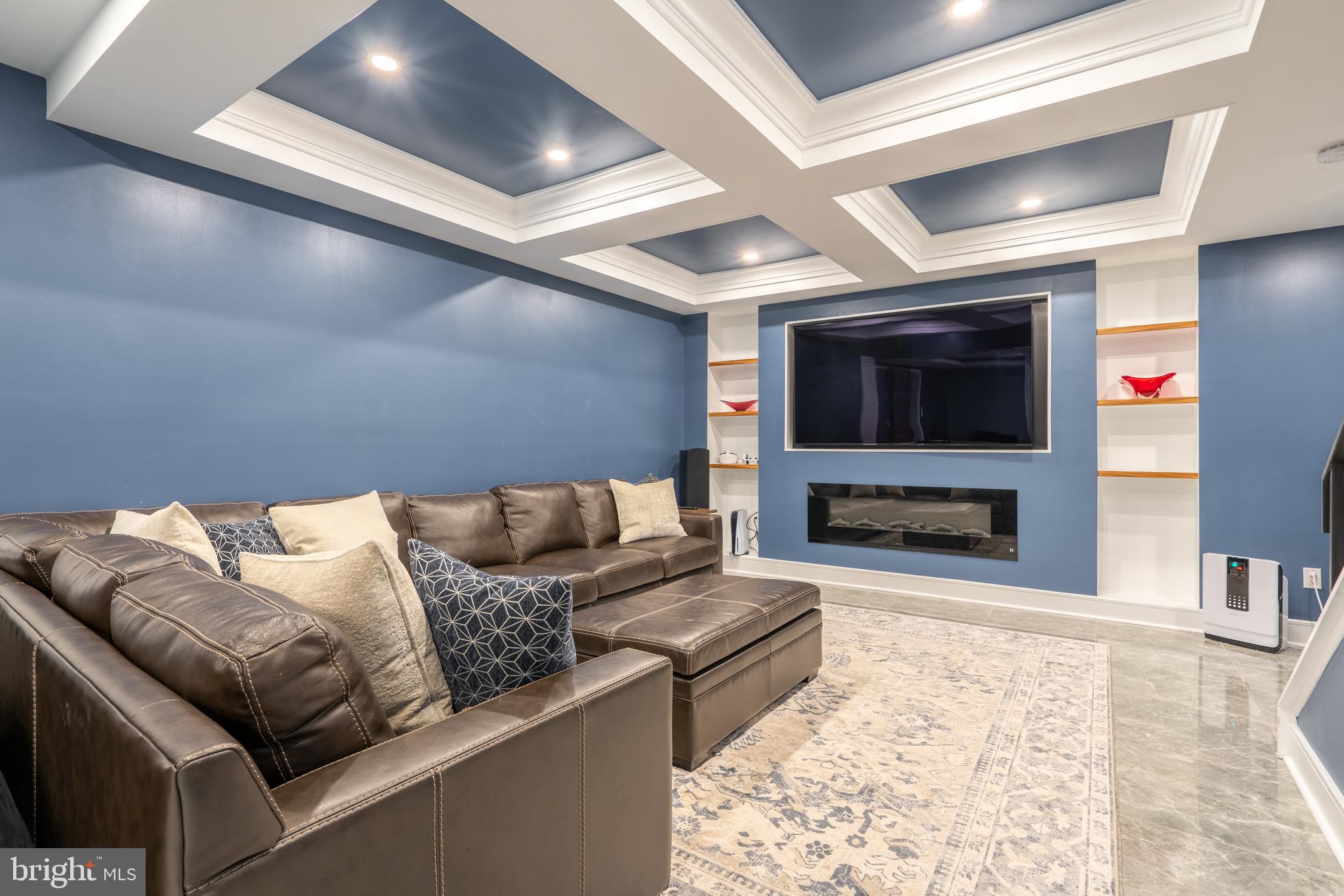 724 Chapel Hill West Ln