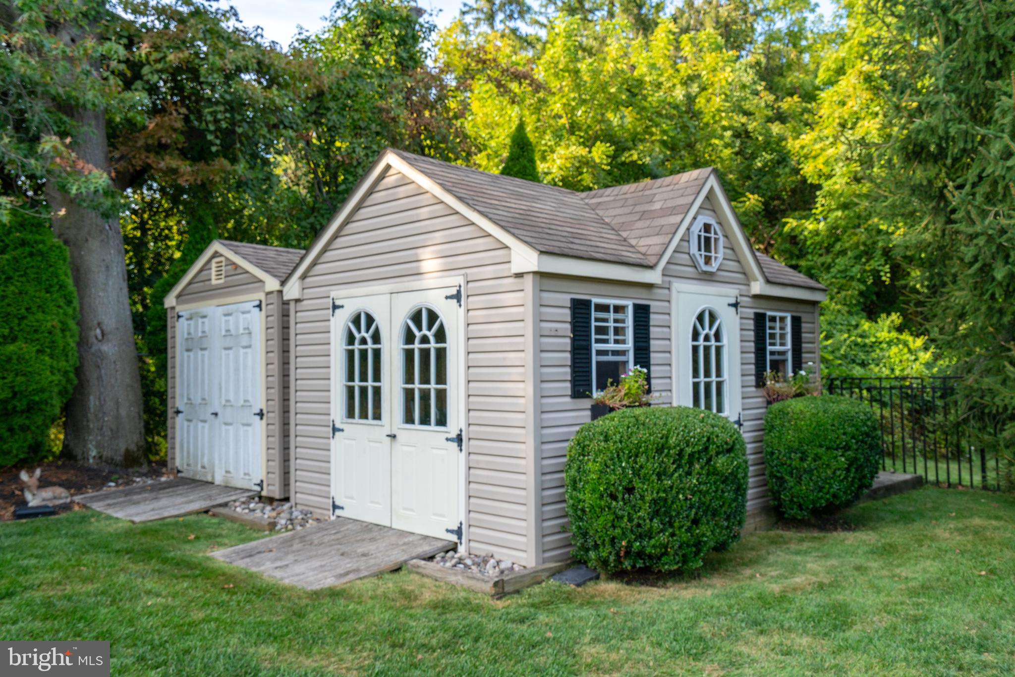 724 Chapel Hill West Ln
