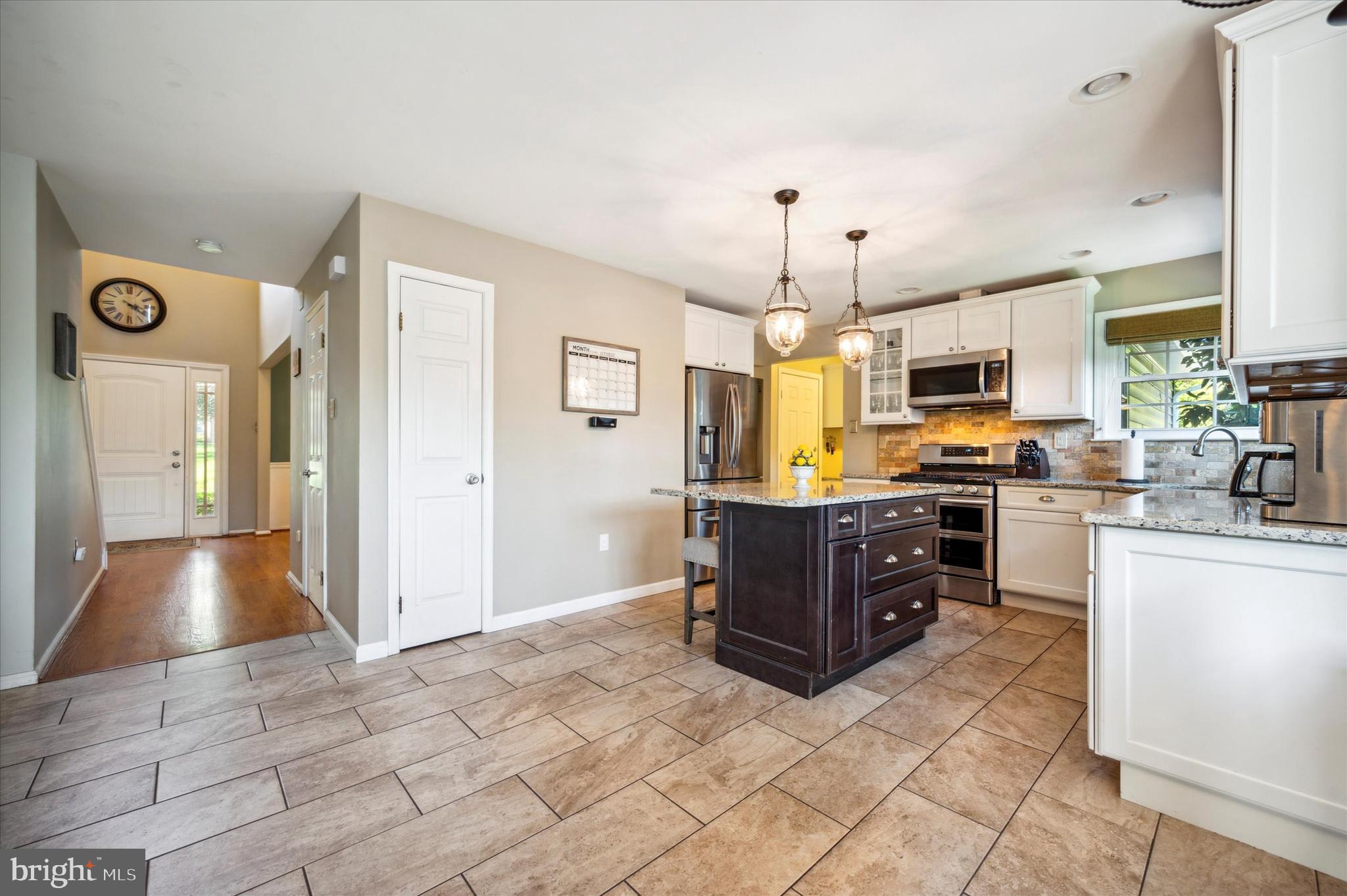 1011 Farm Ln