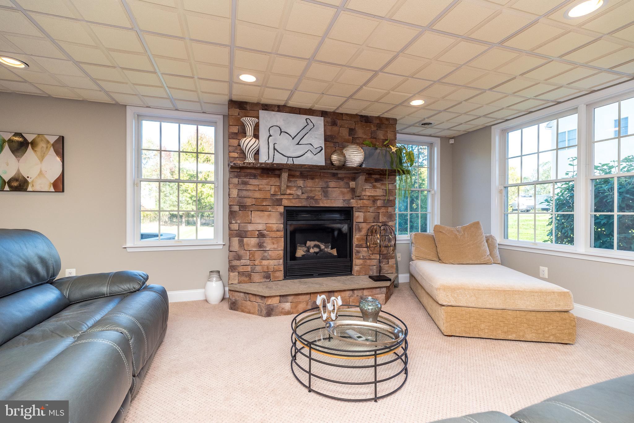 1367 Worthington Ct