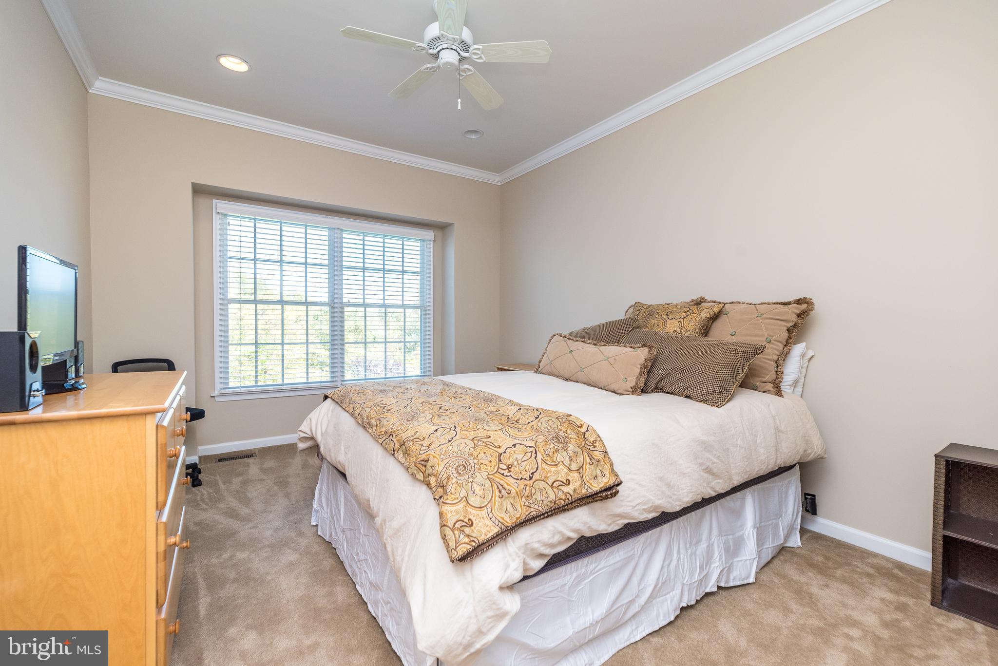 1367 Worthington Ct