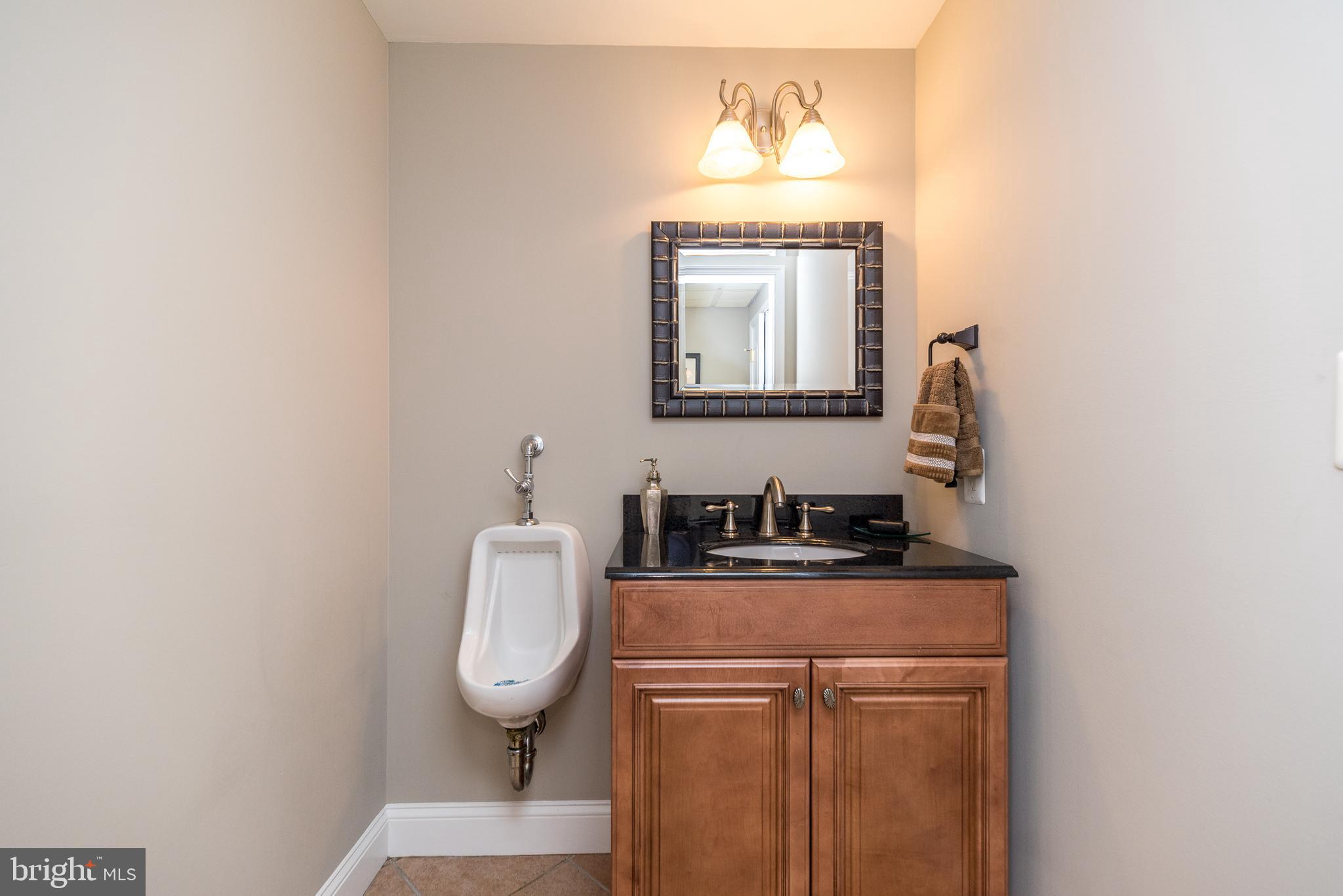 1367 Worthington Ct