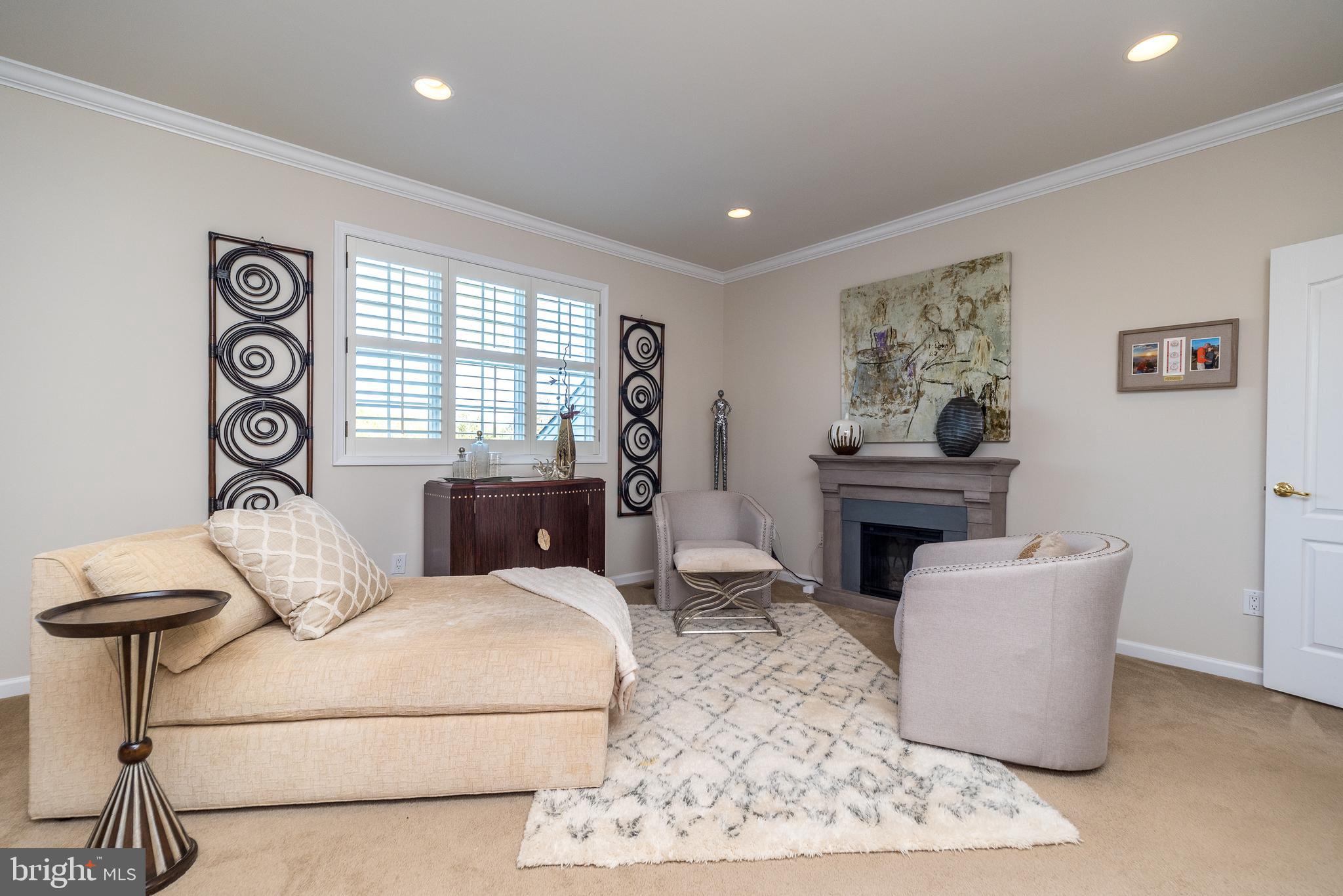 1367 Worthington Ct