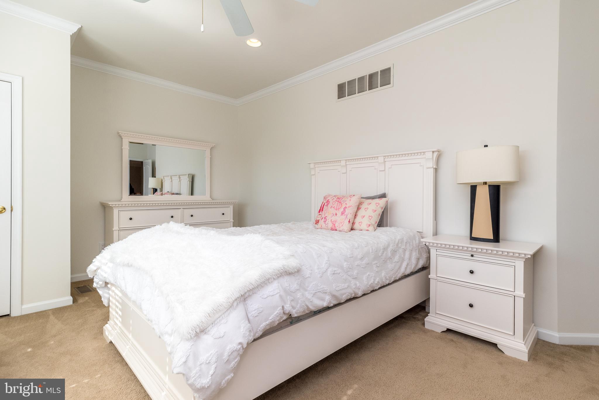 1367 Worthington Ct