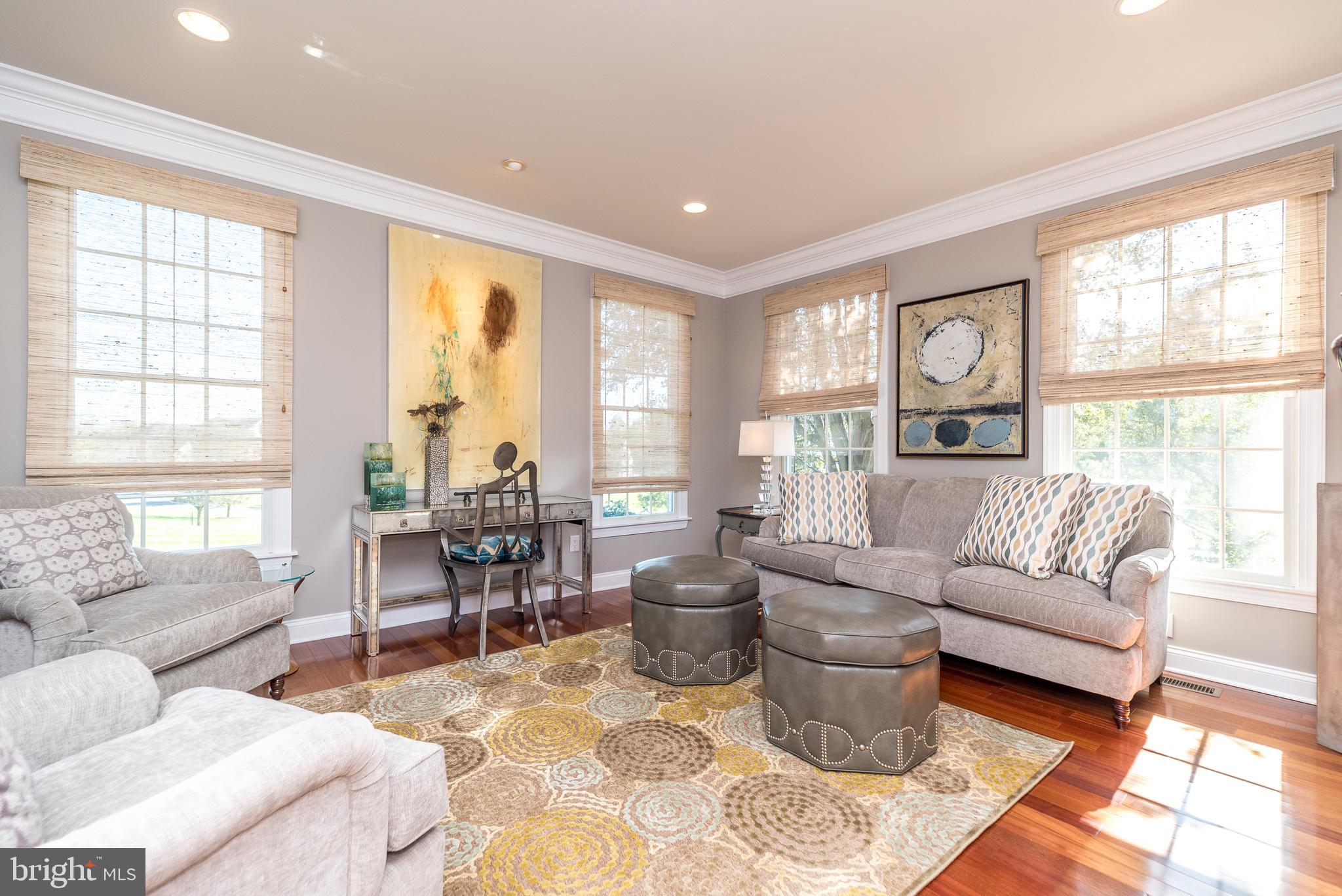 1367 Worthington Ct