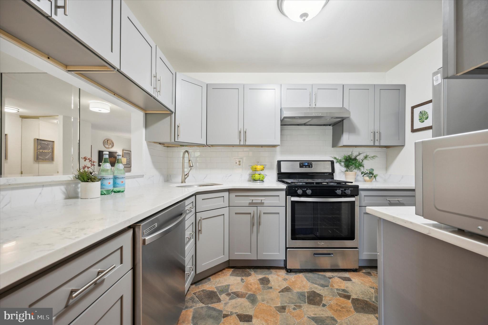 615 Poplar Ct