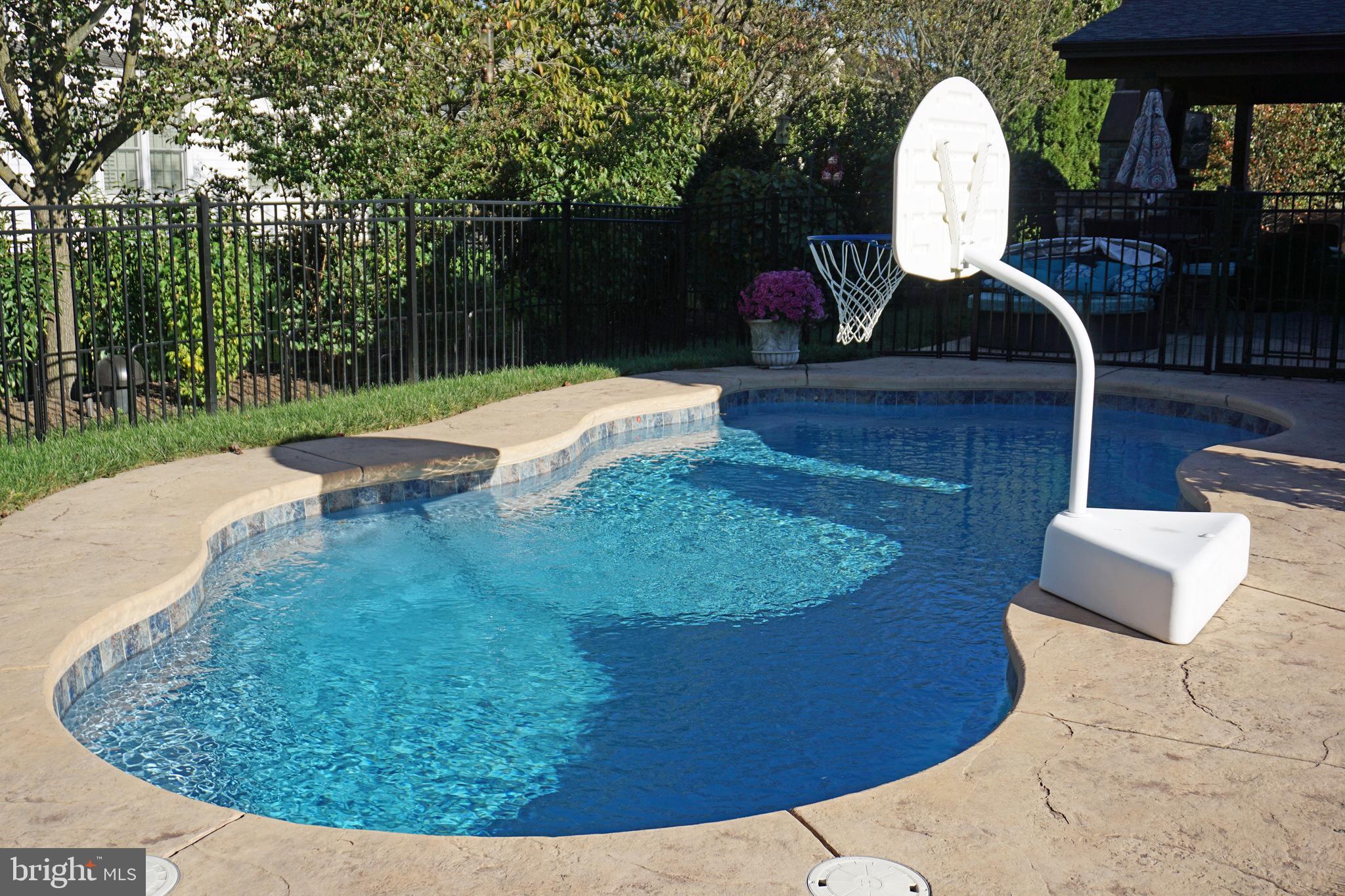 304 Regency Dr