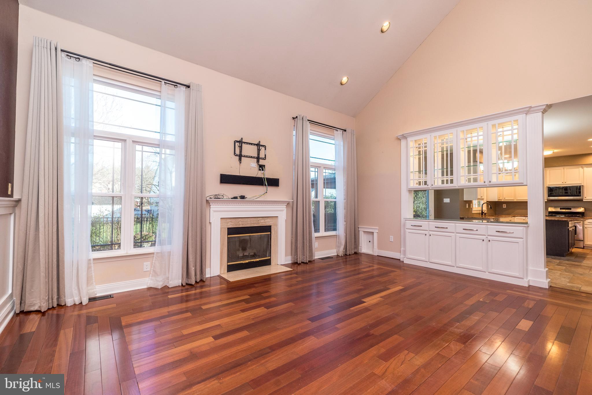 304 Regency Dr