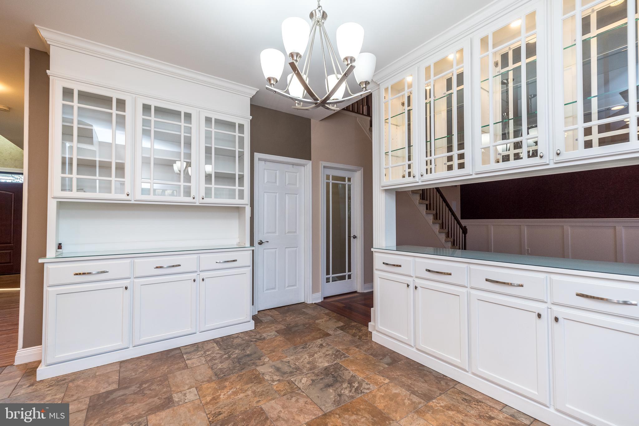 304 Regency Dr
