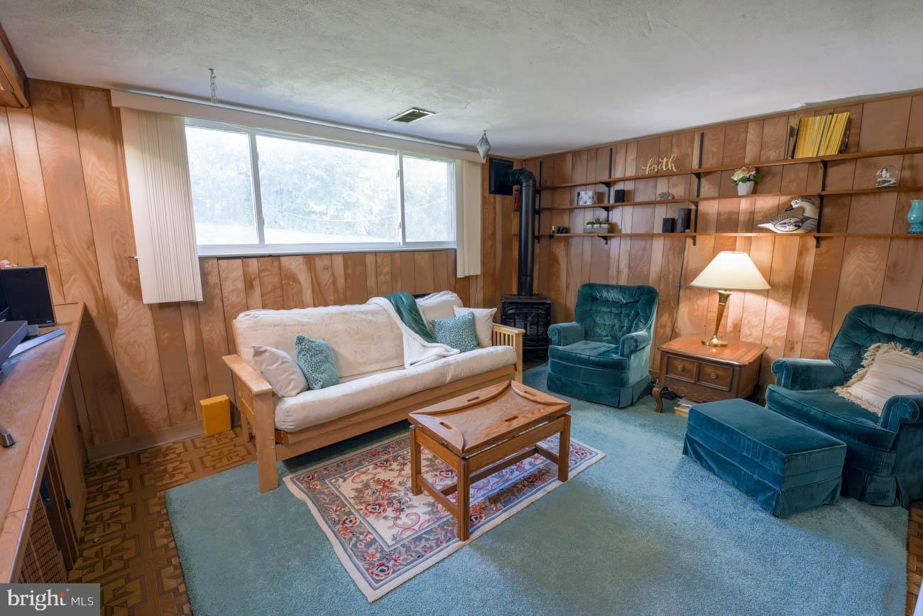 610 Wayland Rd