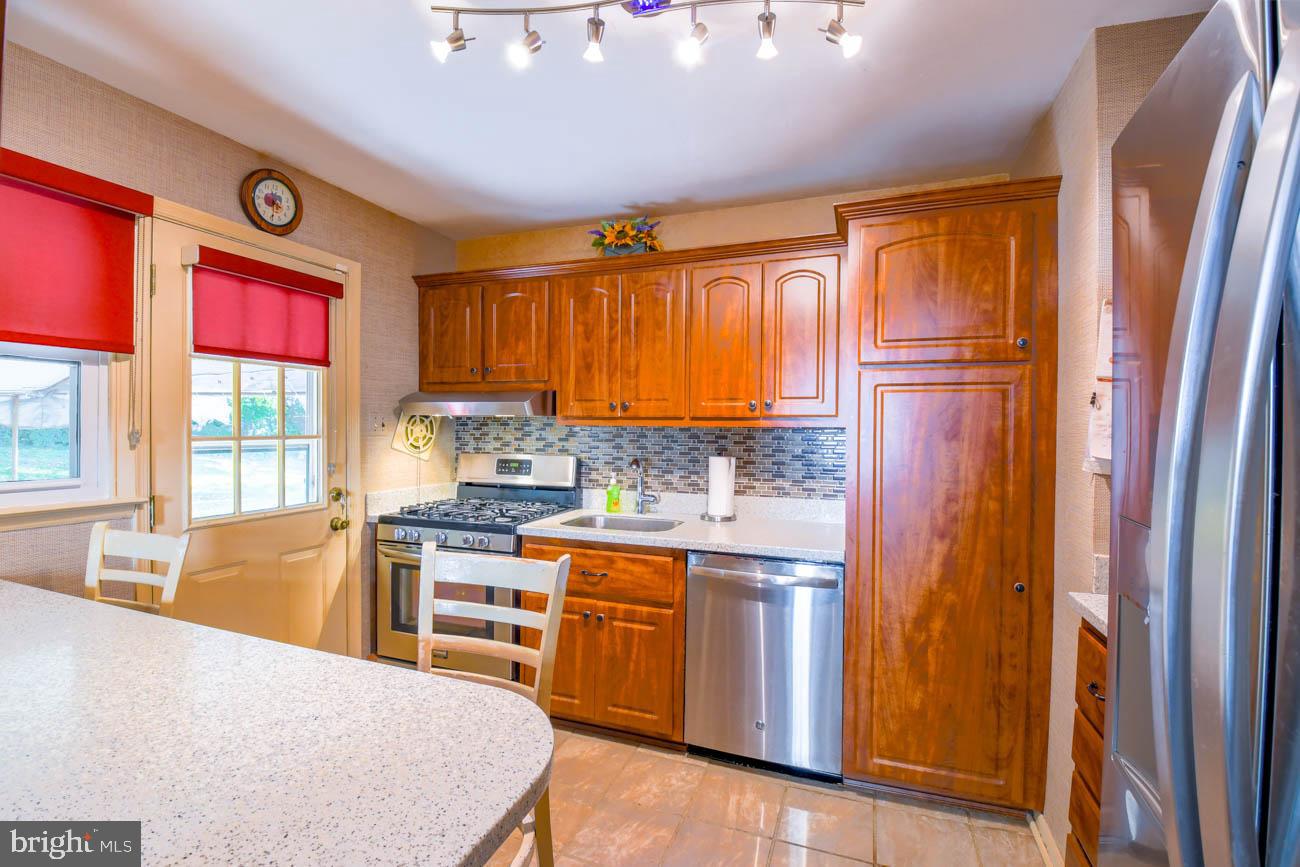 610 Wayland Rd