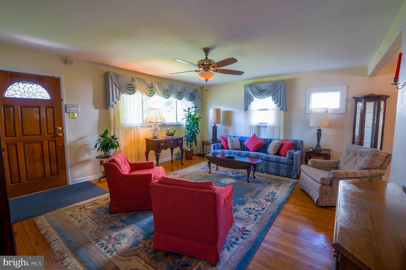 610 Wayland Rd