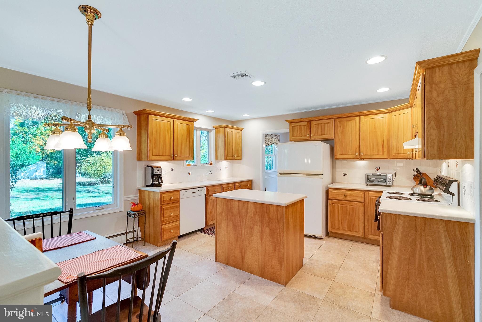 641 Maple Hill Dr