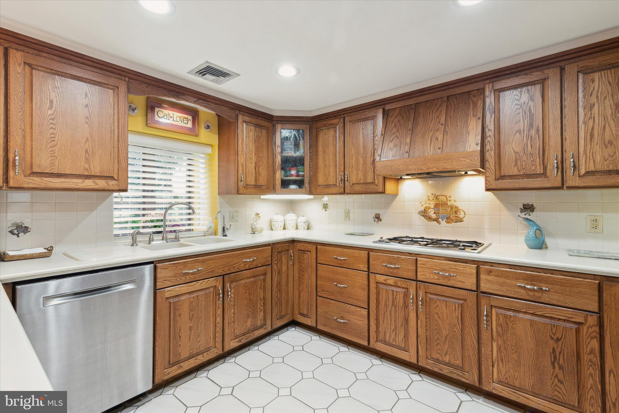 112 Station Ave