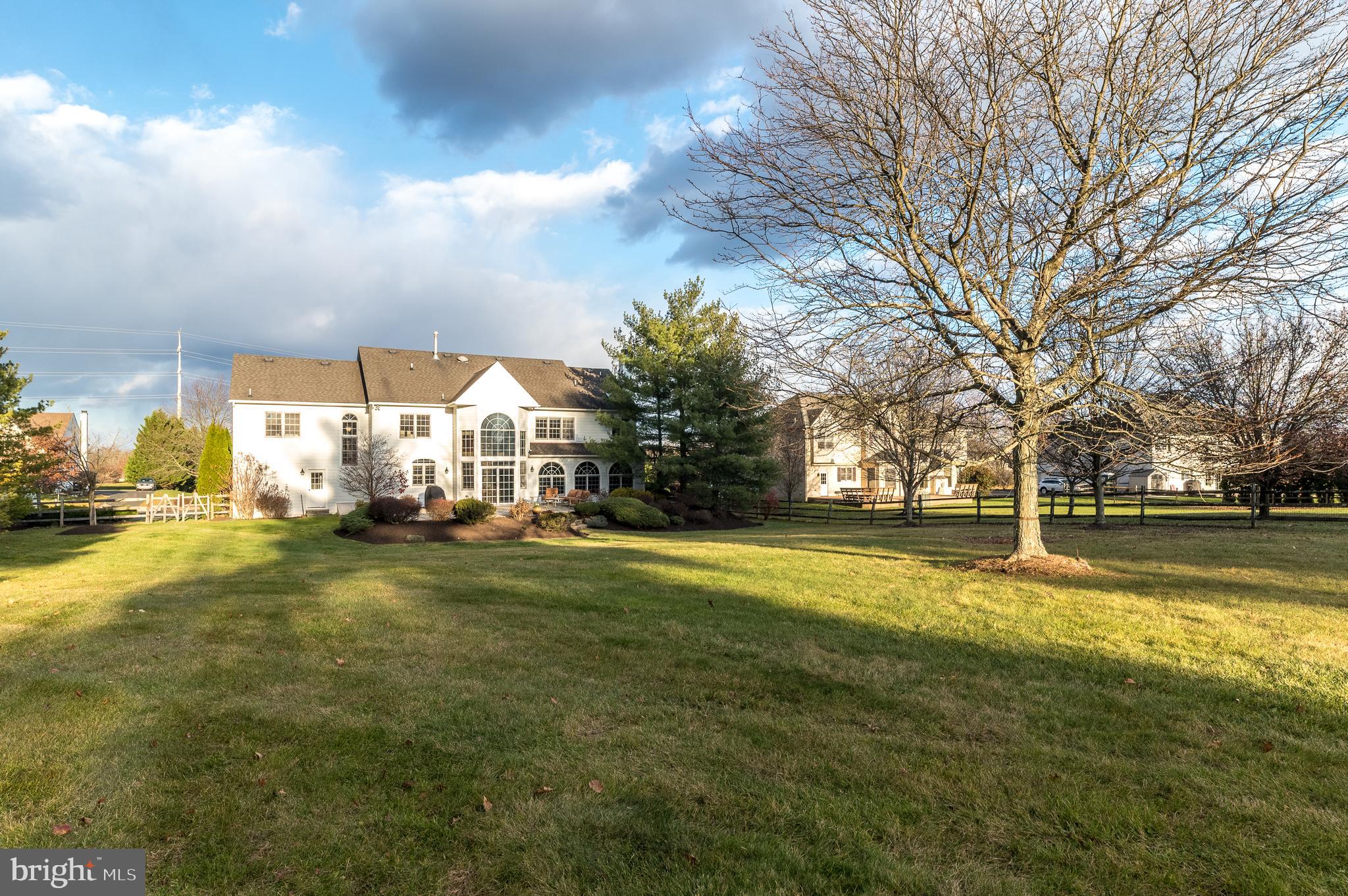 1226 Charter Ln
