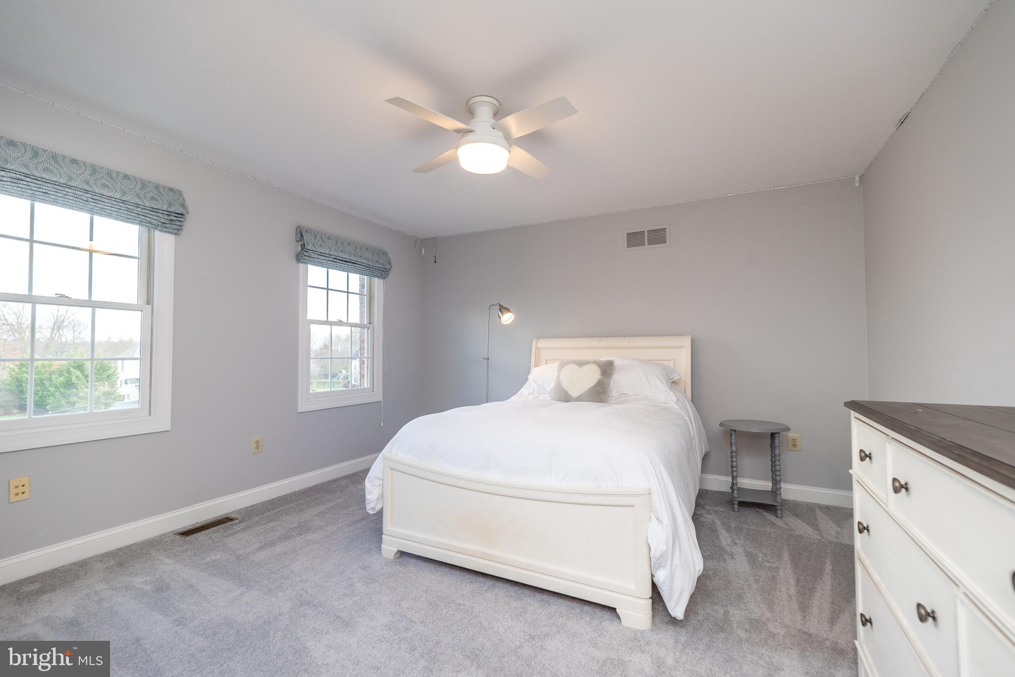 1226 Charter Ln