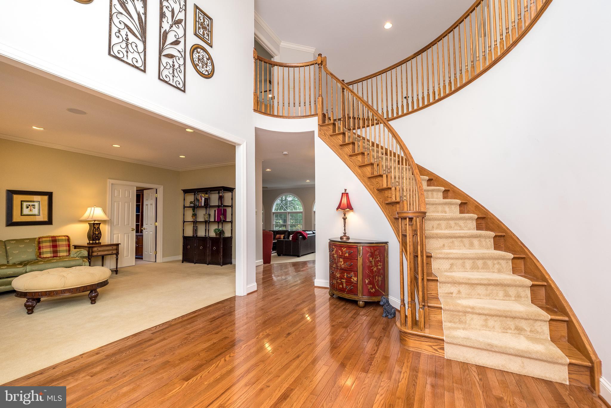 1226 Charter Ln