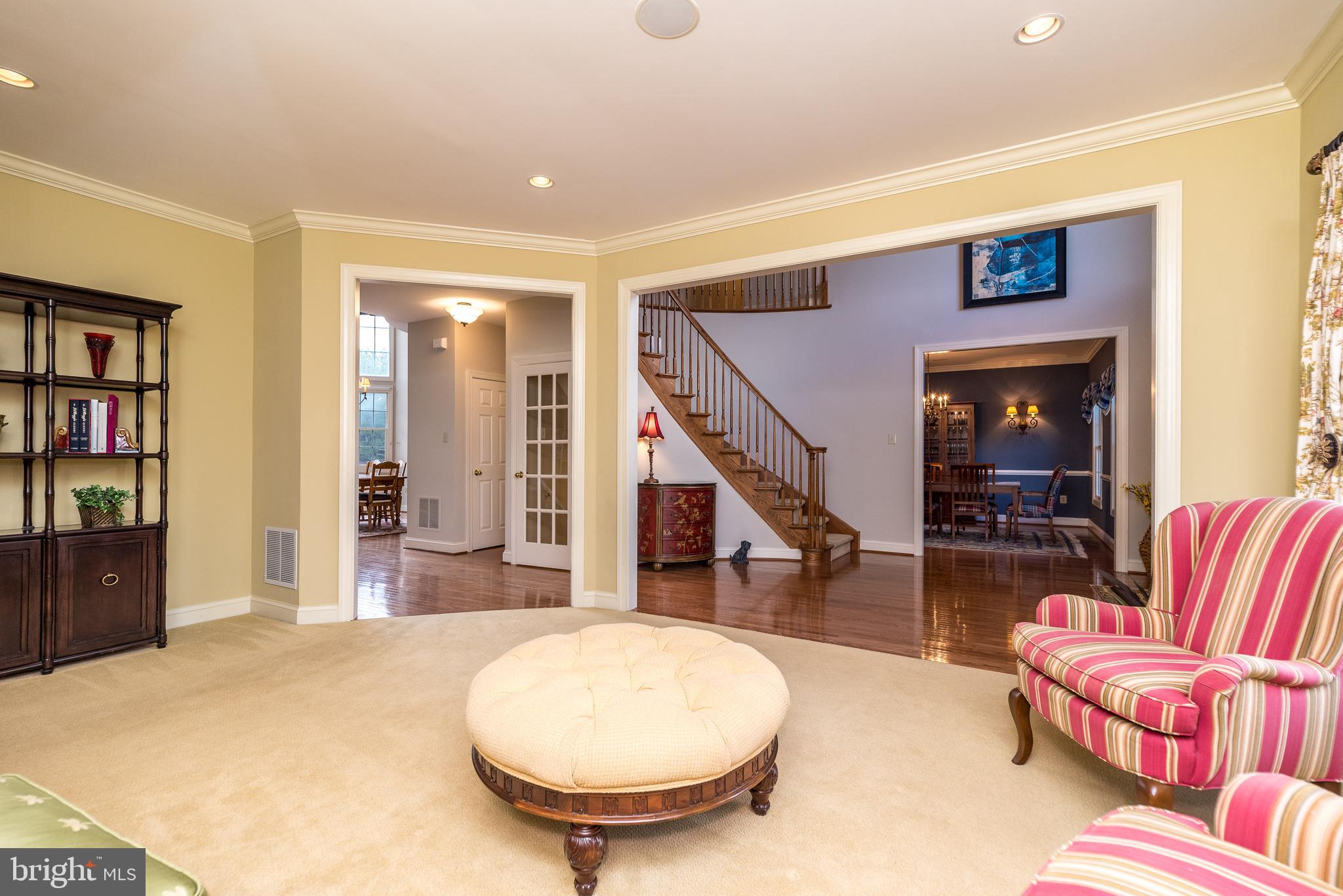 1226 Charter Ln