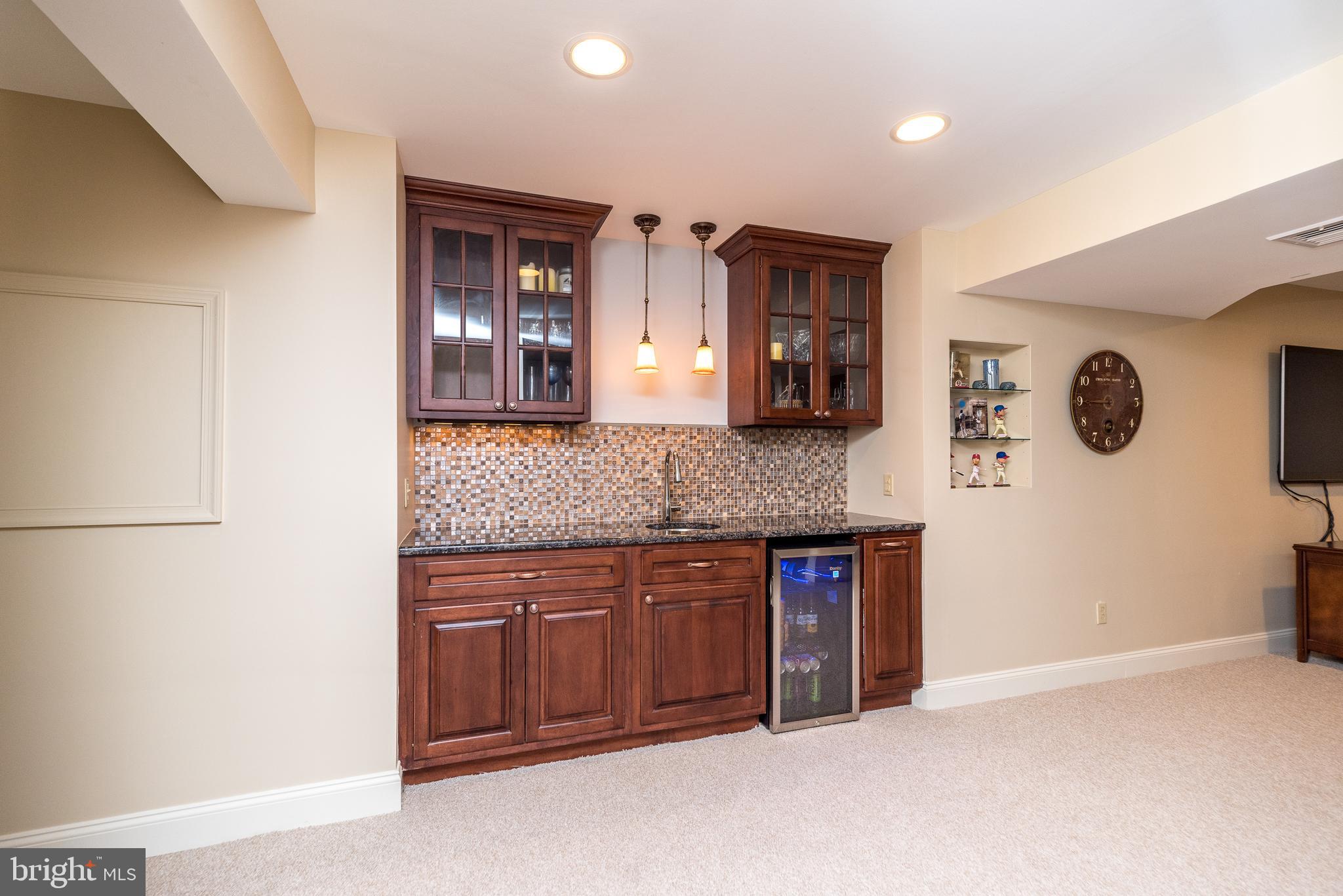 1226 Charter Ln