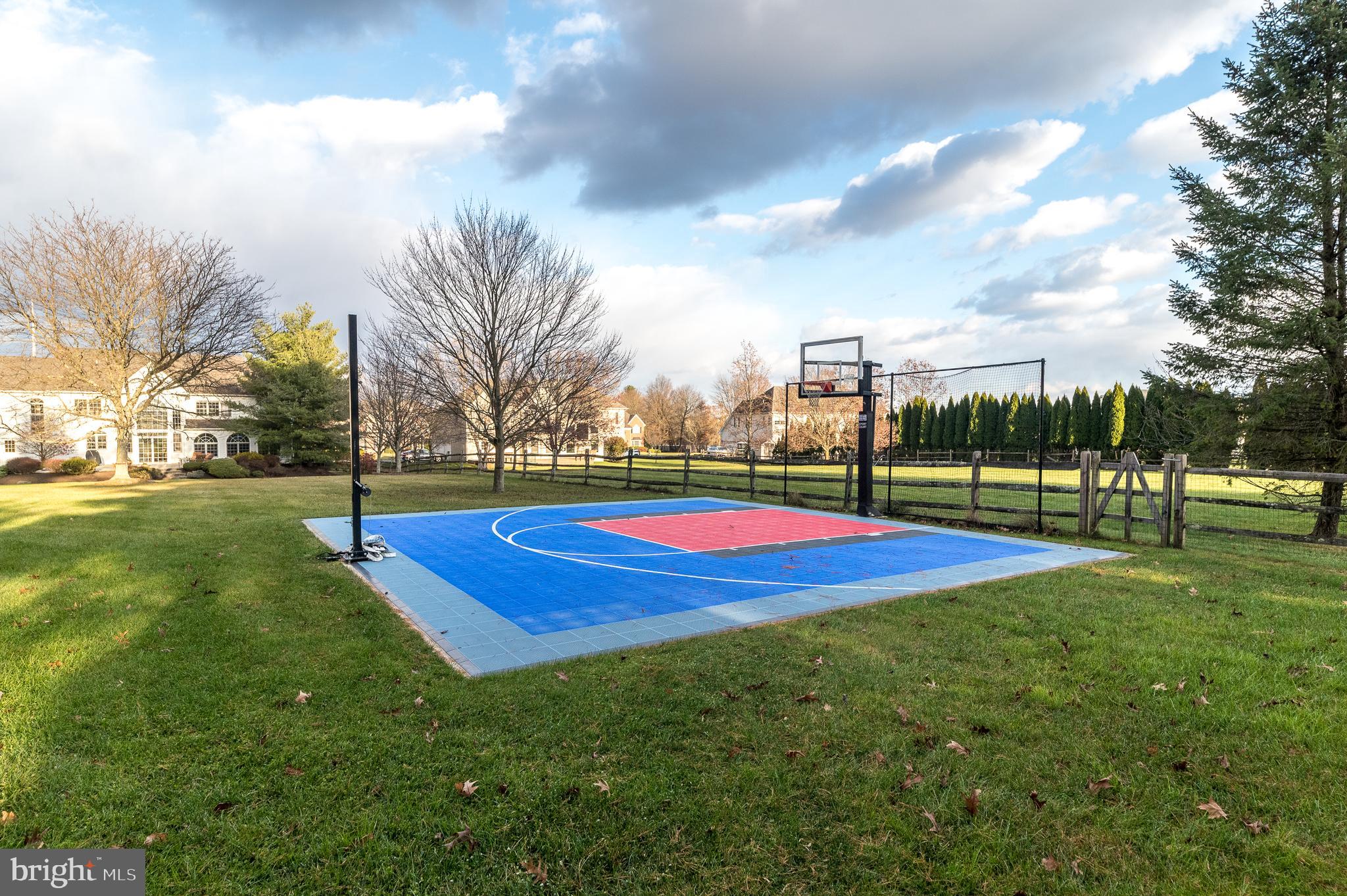 1226 Charter Ln