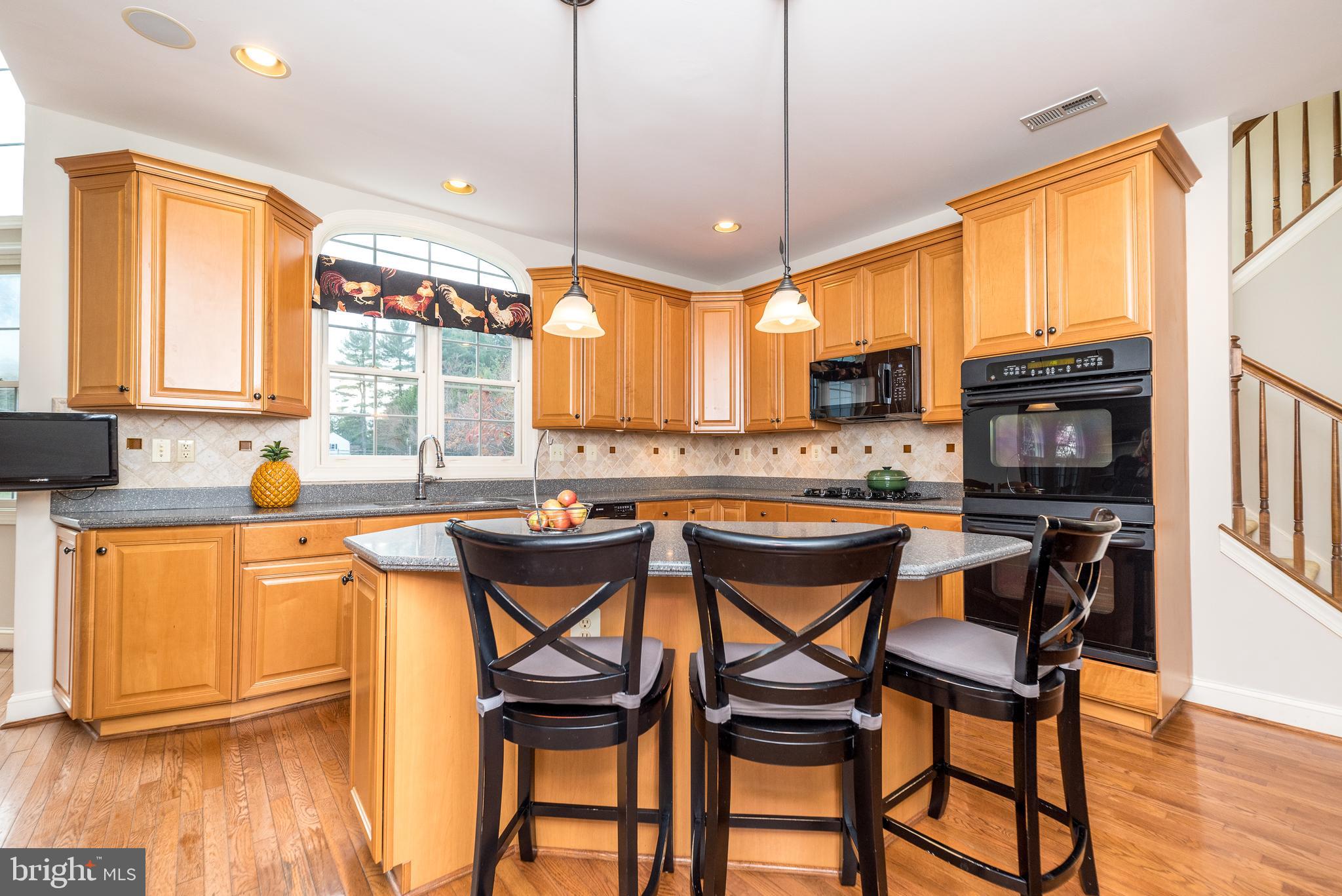 1226 Charter Ln