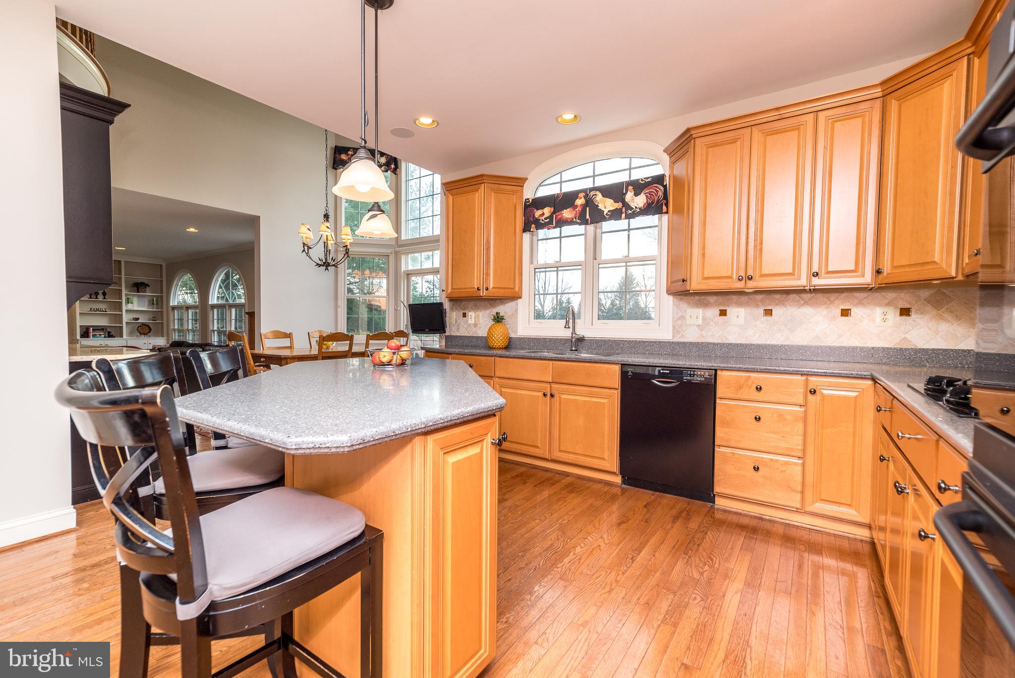 1226 Charter Ln