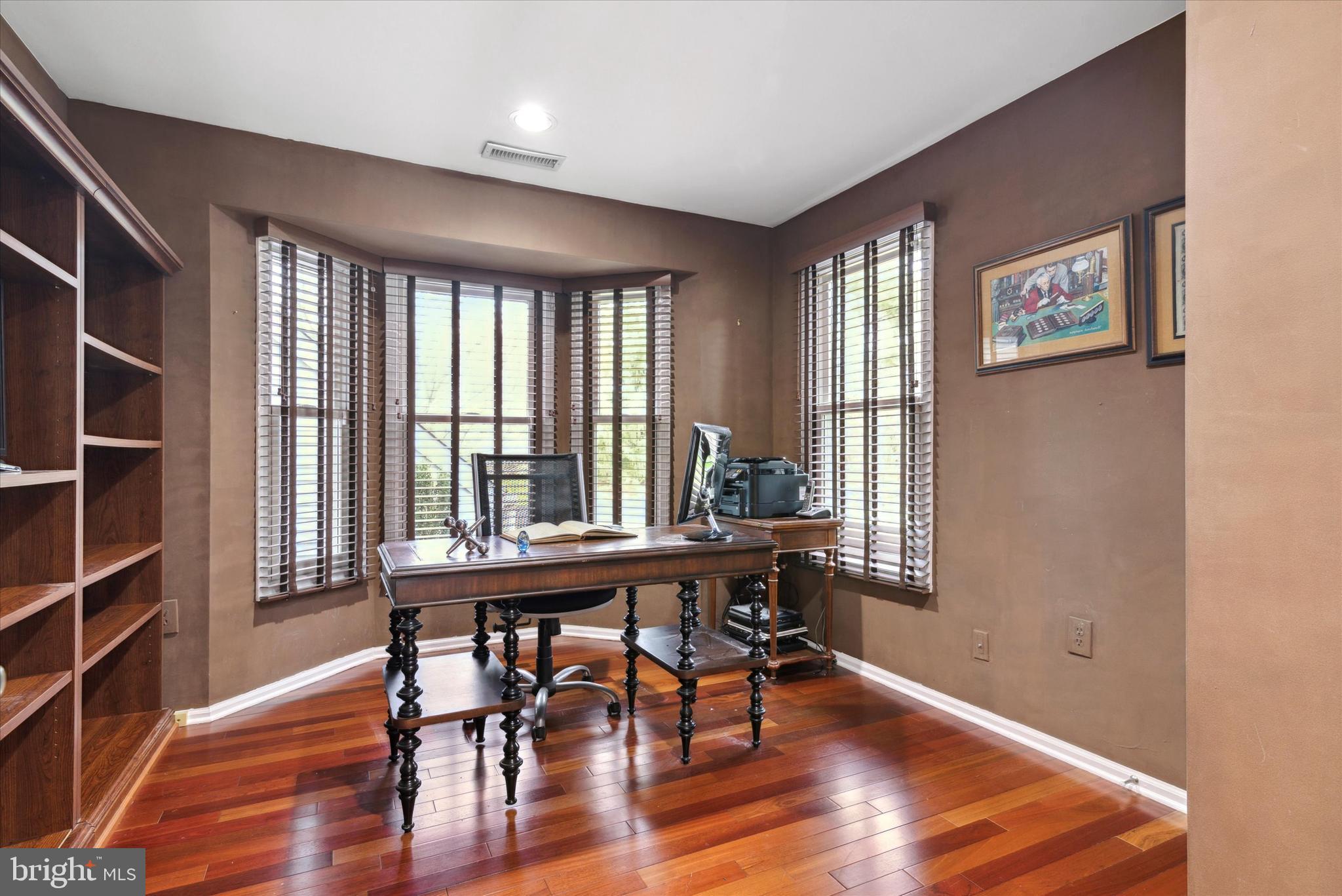 8 Sweetwater Cir