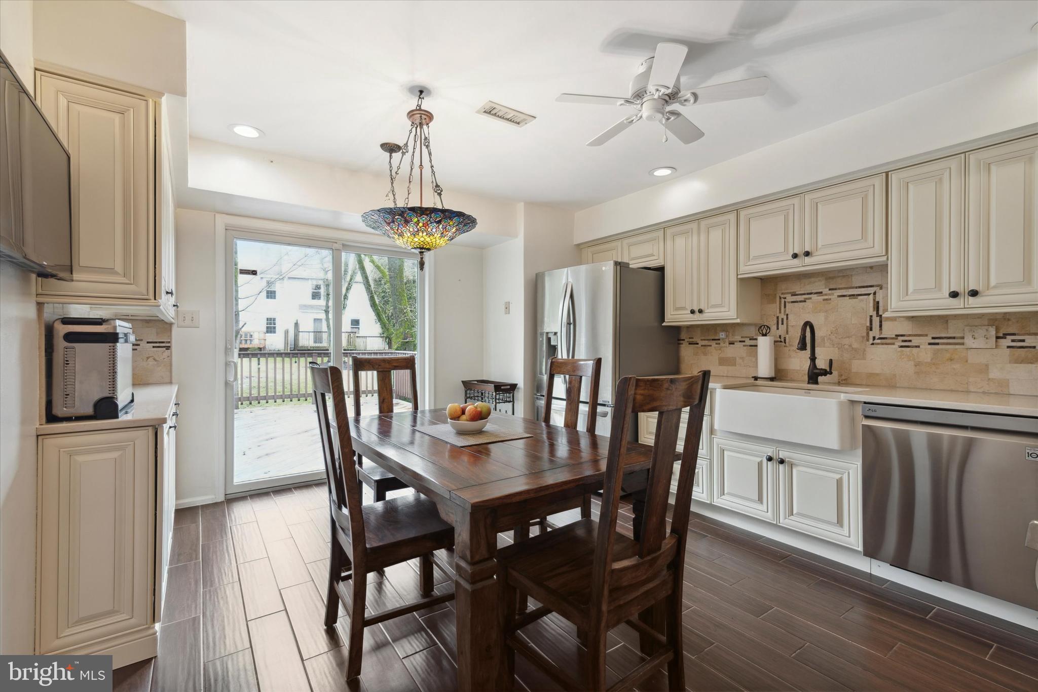 8 Sweetwater Cir