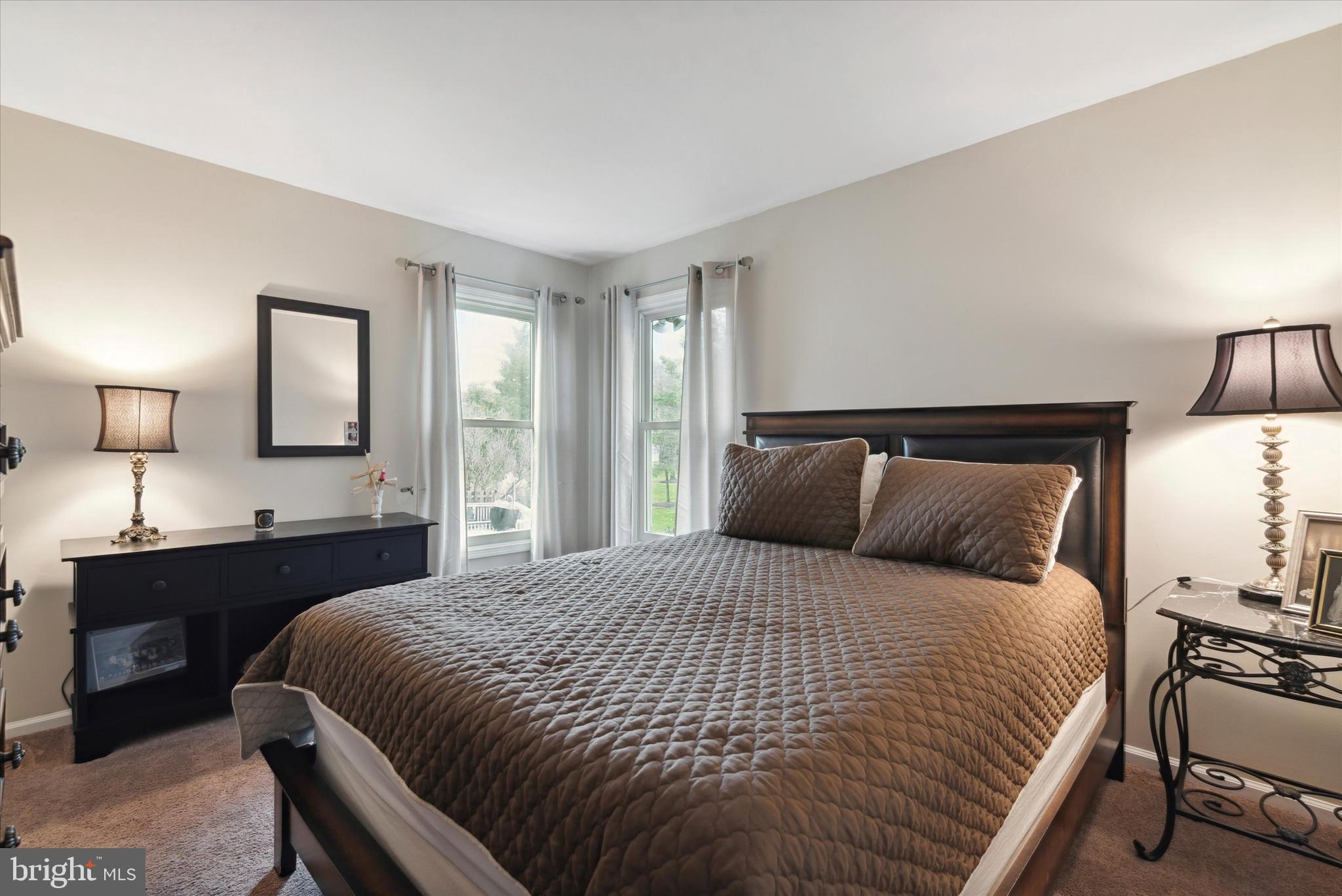 8 Sweetwater Cir