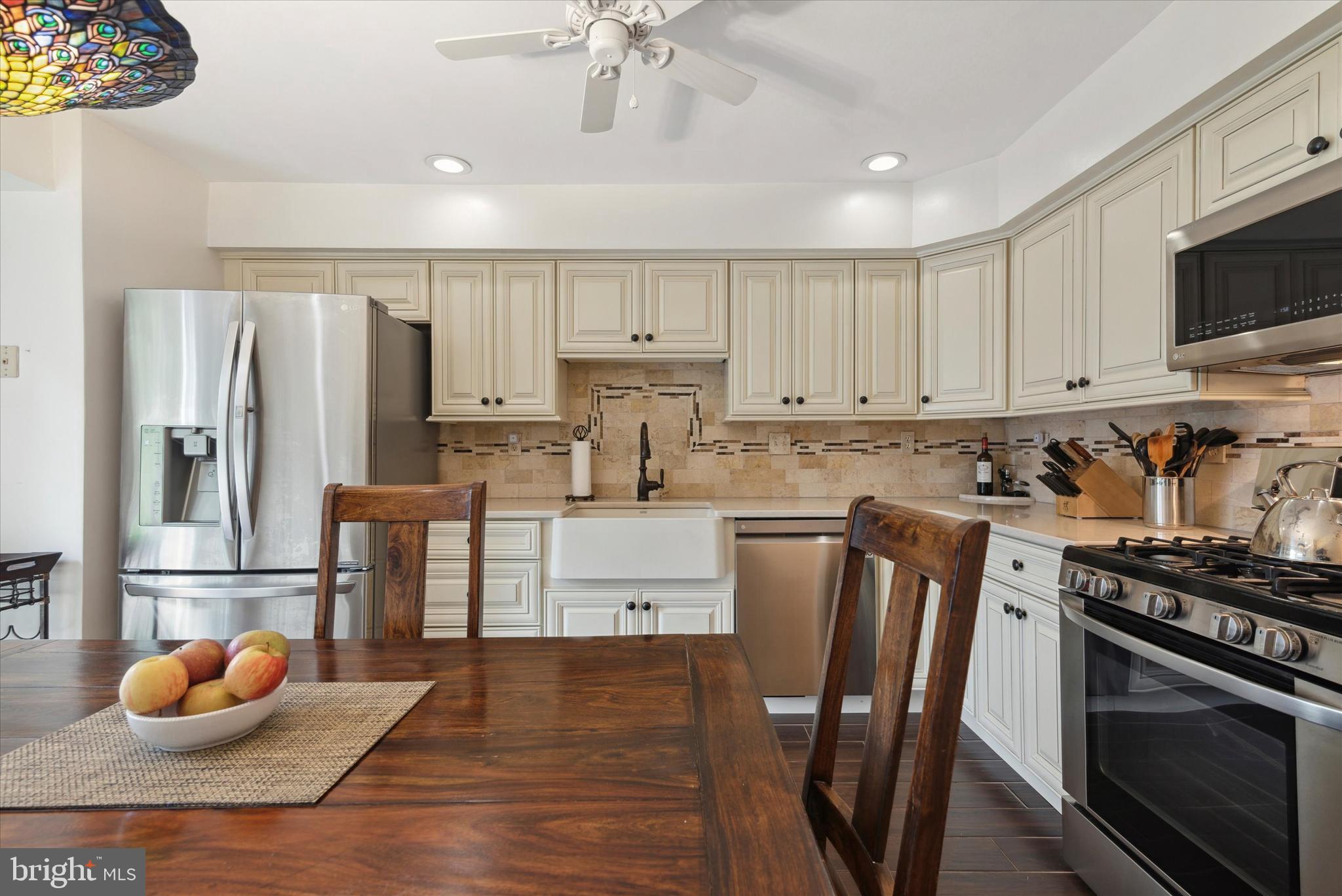 8 Sweetwater Cir