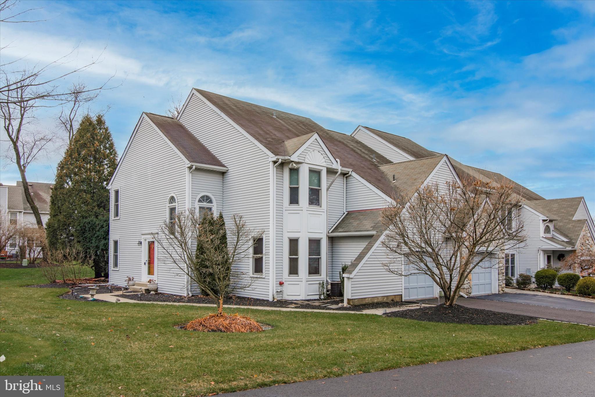 8 Sweetwater Cir