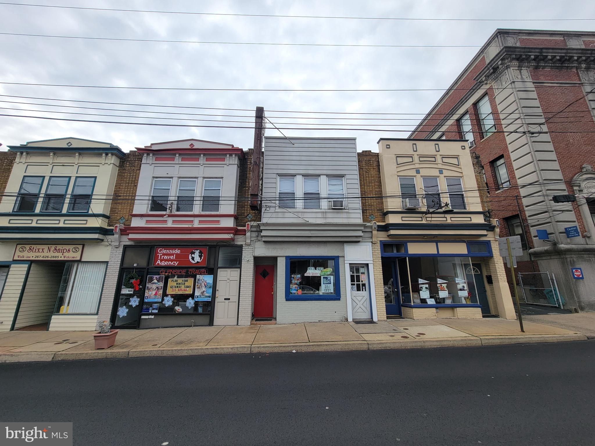 12 E Ave