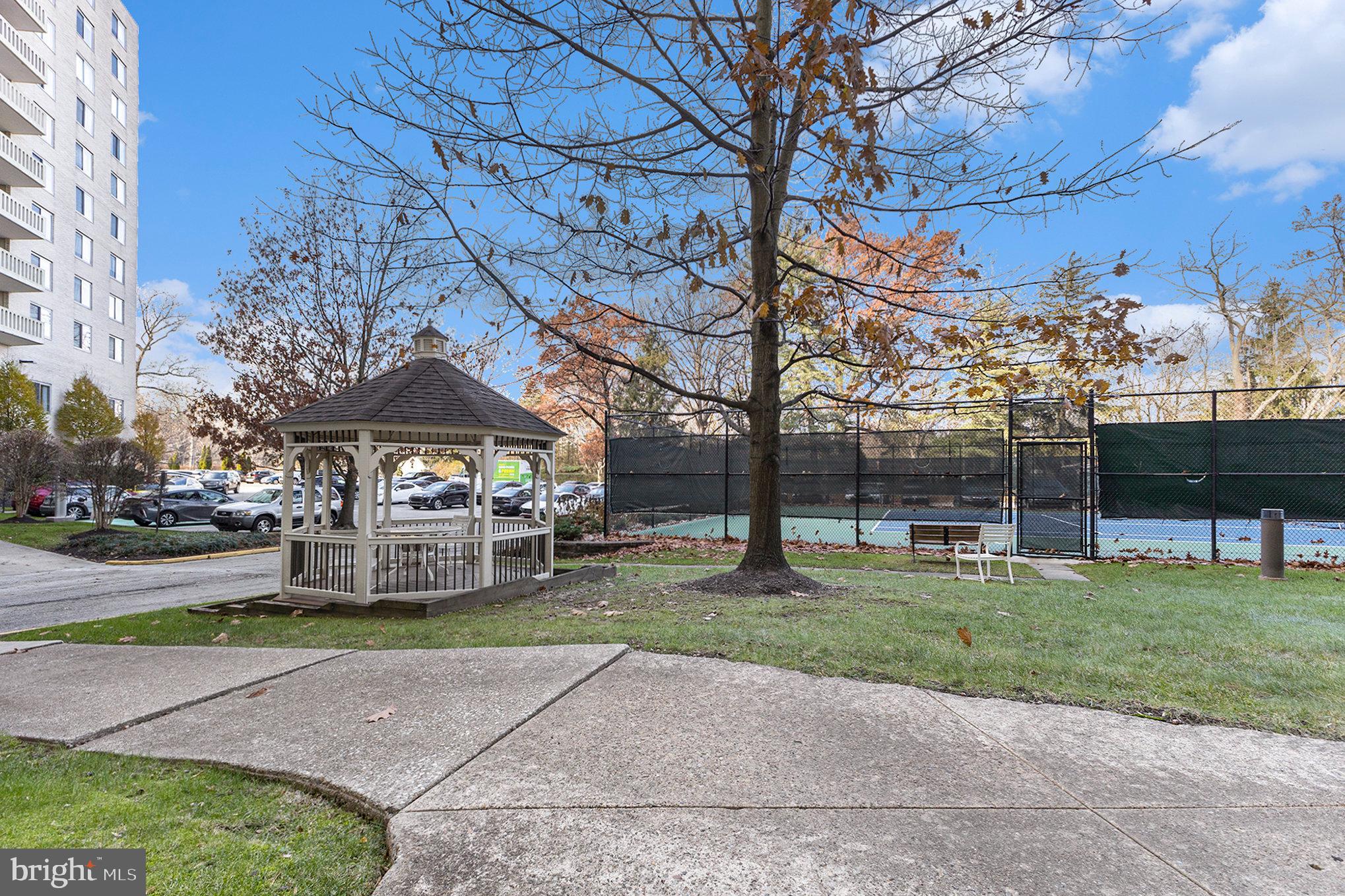 191 Presidential Blvd #R-824-825