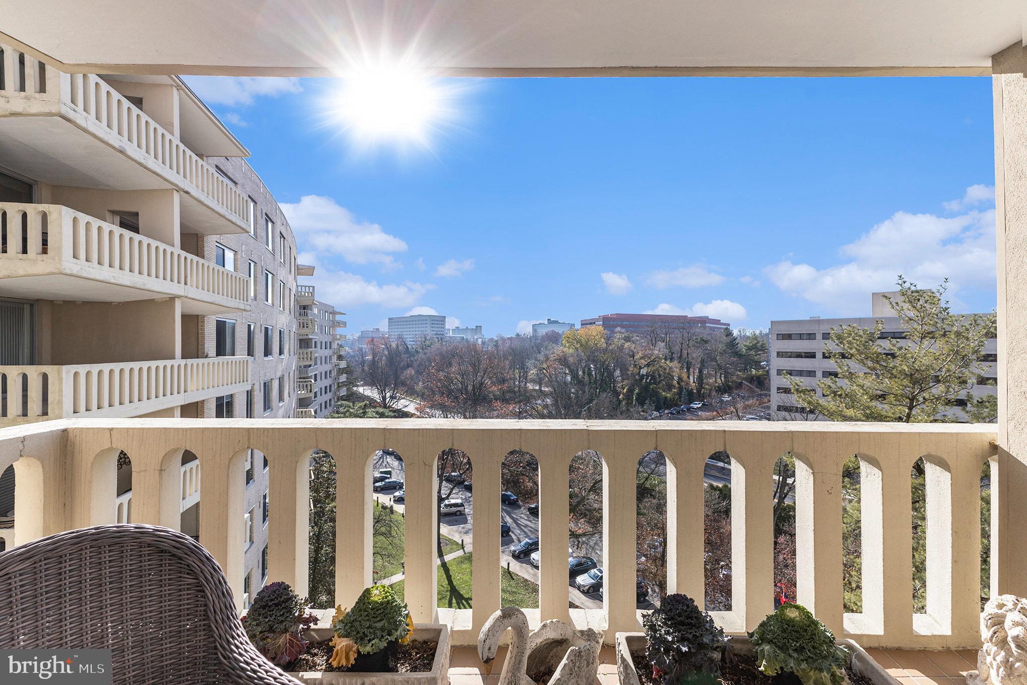 191 Presidential Blvd #R-824-825